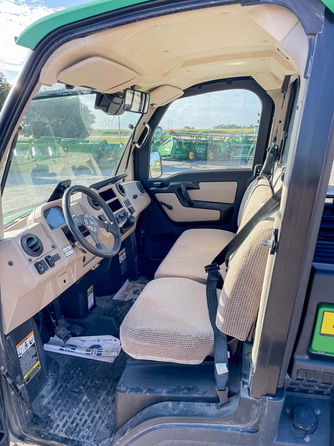  2021 John Deere XUV 835R at LandMark in Hastings, NE