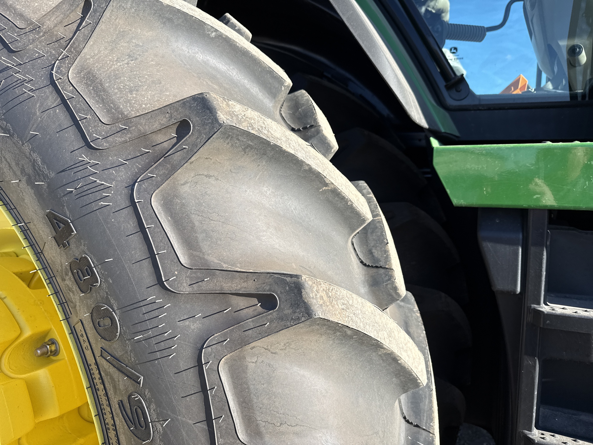  2025 John Deere 8R 370 at LandMark in Gothenburg, NE