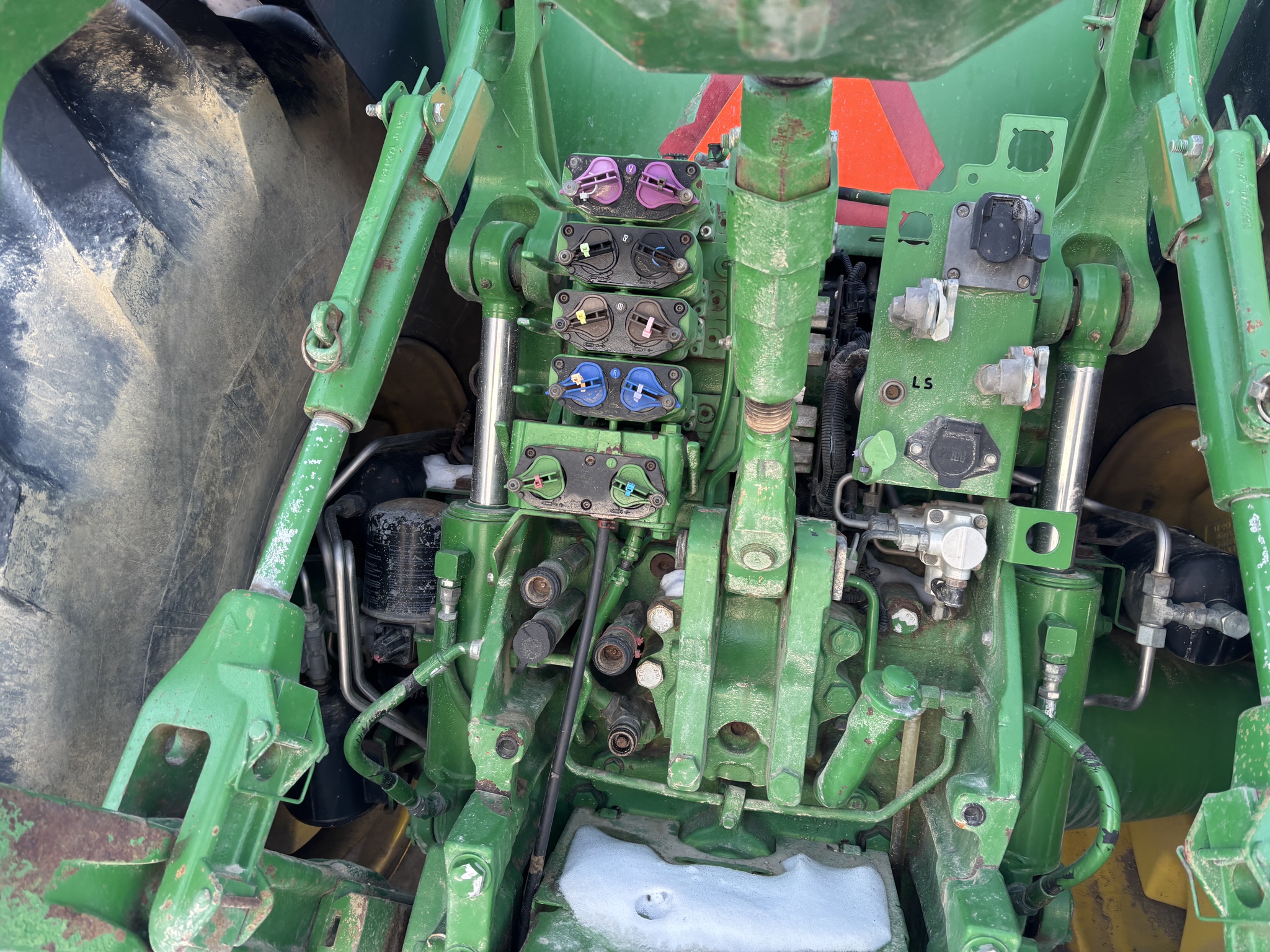 On Lot 2014 John Deere 8370R at Tri County Equipment Bad Axe, MI