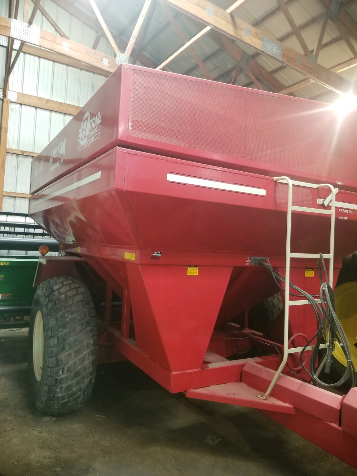 On Lot  E-z Trail 510 at Tri County Equipment Marlette, MI