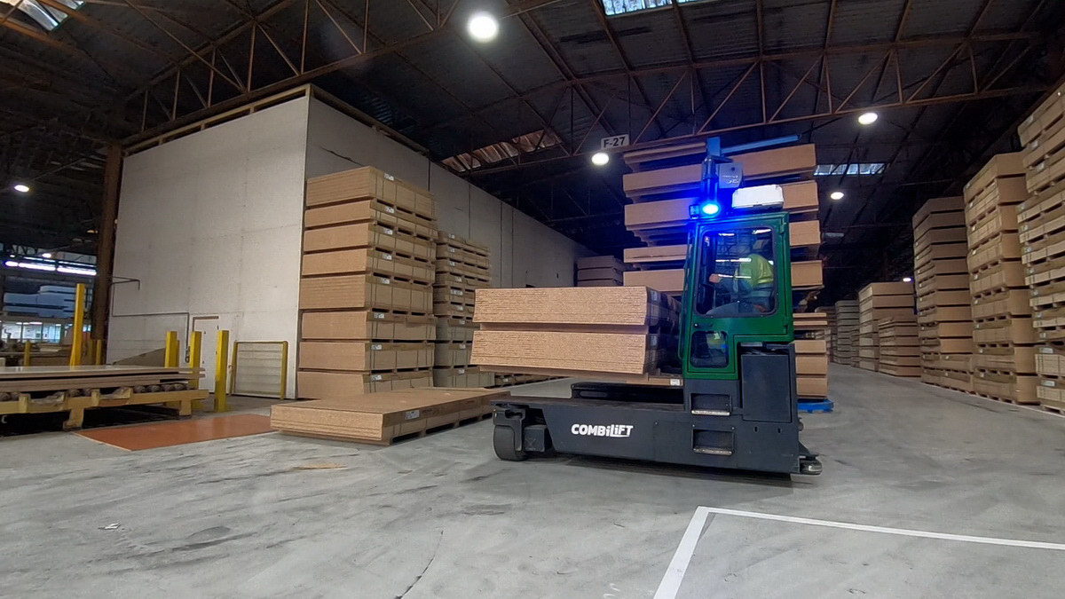 New  Combilift C8000 at Briggs Equipment in Orlando, FL (Hyster)