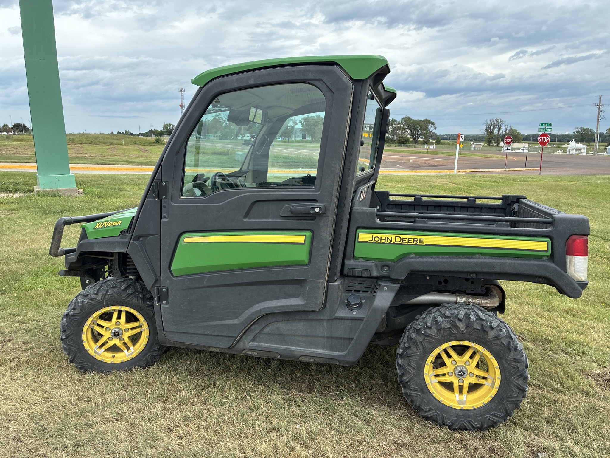  2019 John Deere XUV 835R at LandMark in Beatrice, NE
