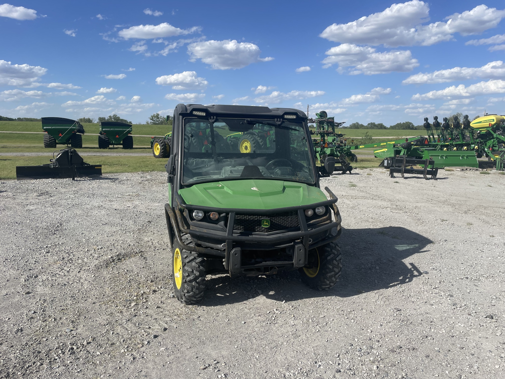  2024 John Deere XUV 835M at LandMark in Marysville, KS