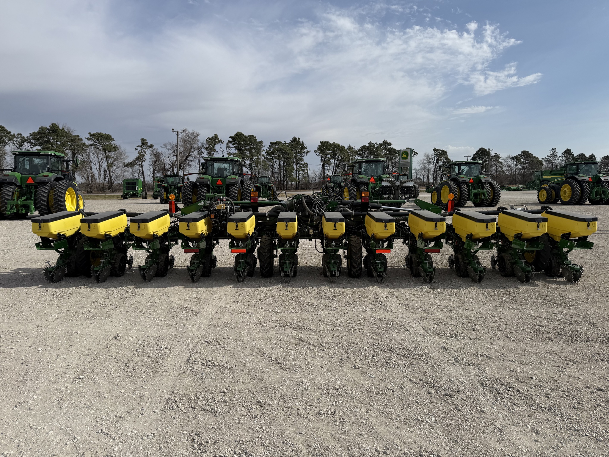  2025 John Deere 1725 at LandMark in Hastings, NE