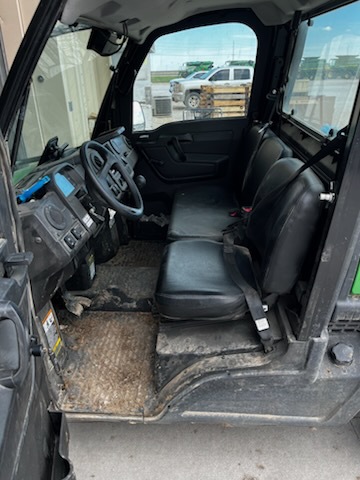  2024 John Deere XUV 835M at LandMark in Holdrege, NE
