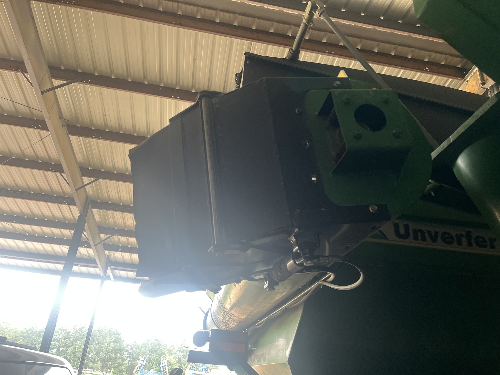  2011 UNVERFERTH 8250 at LandMark in Hastings, NE