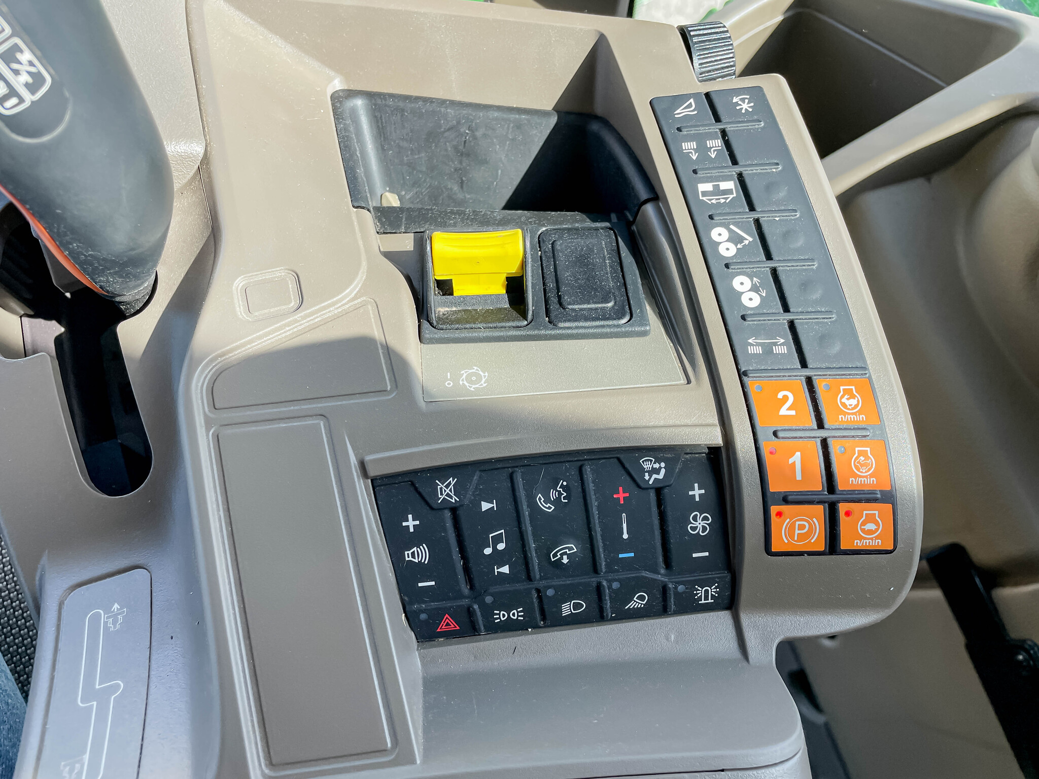  2024 John Deere W235R at LandMark in Fairfield, NE