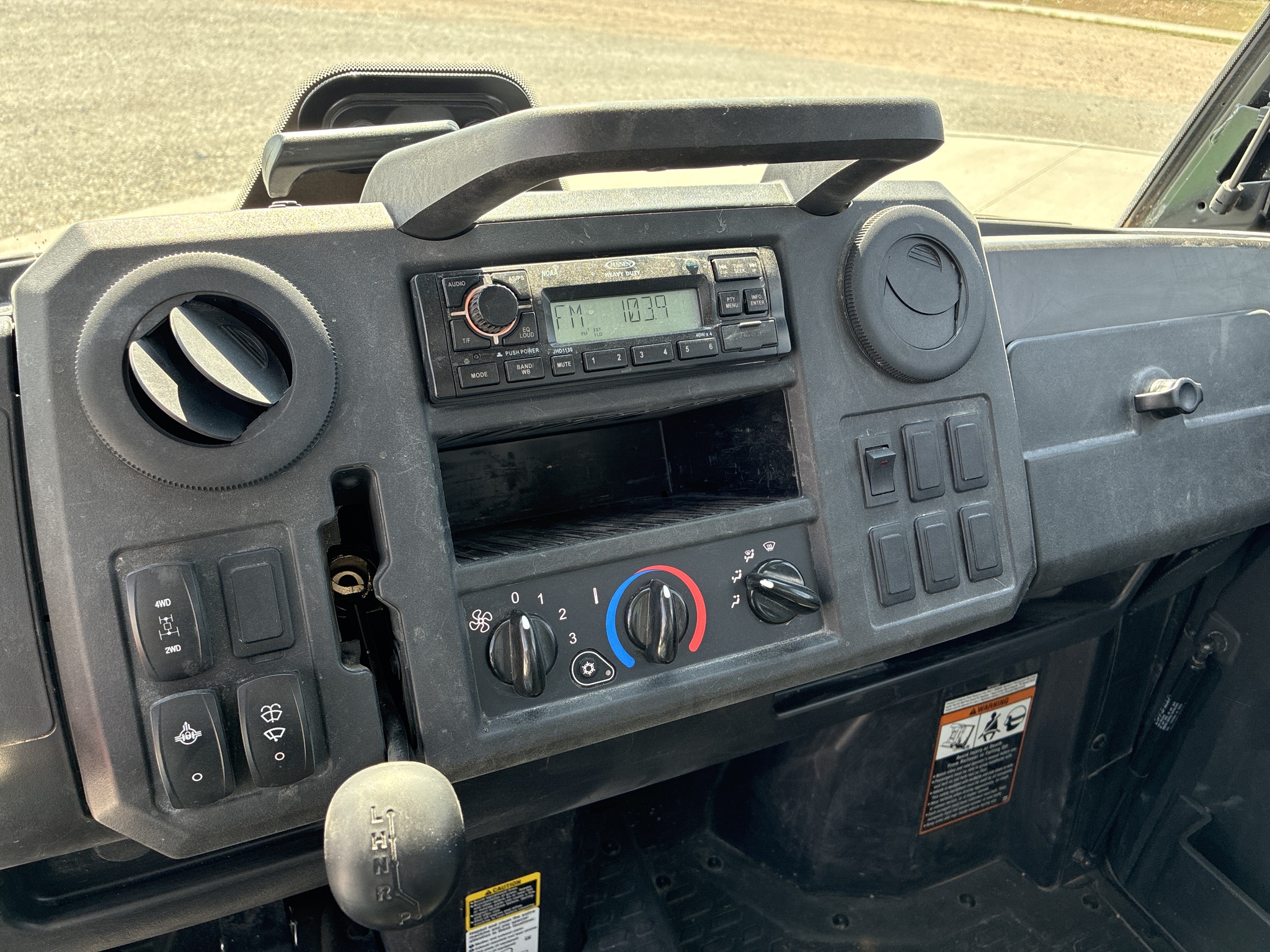  2023 John Deere XUV 835M at LandMark in Hebron, NE