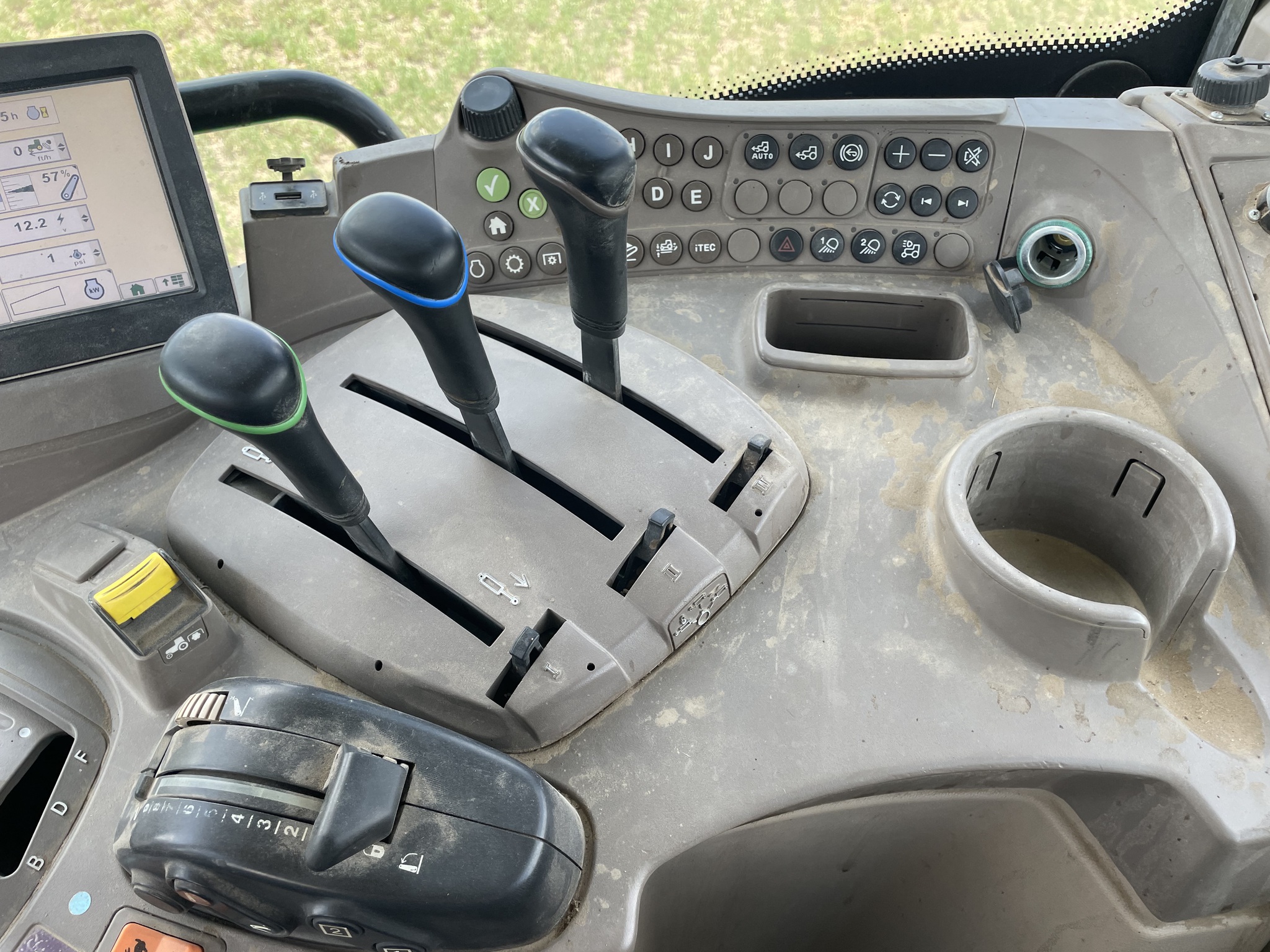  2013 John Deere 6105R at LandMark in Lexington, NE