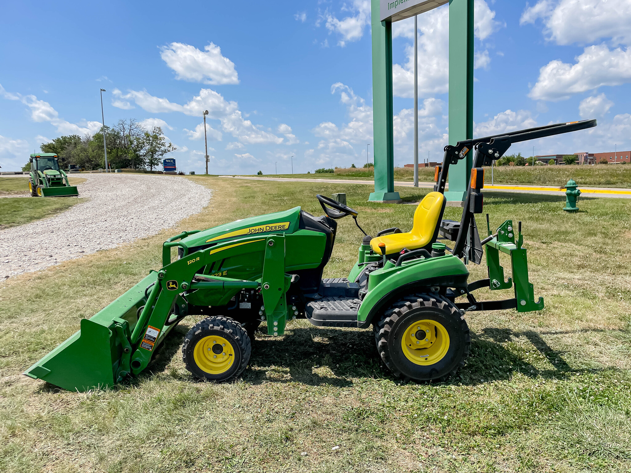  2022 John Deere 1023E at LandMark in Phillipsburg, KS