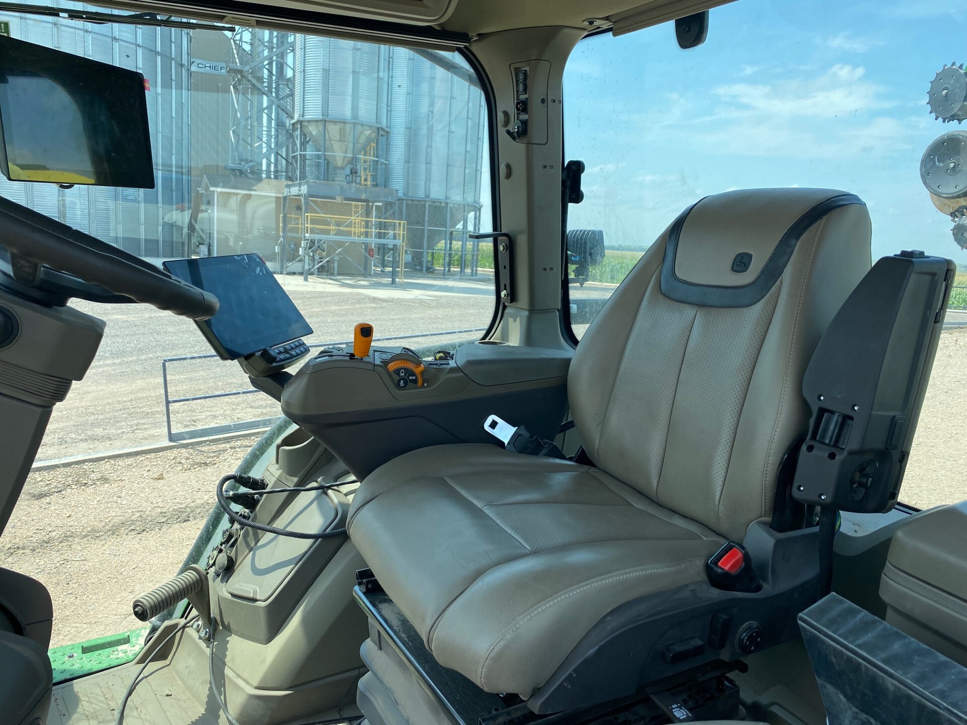  2024 John Deere 8R 340 at LandMark in Kearney, NE