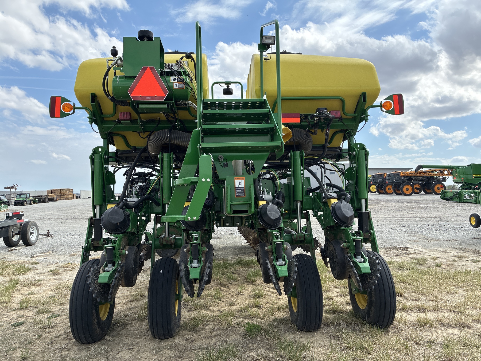  2018 John Deere 1775NT at LandMark in Hebron, NE