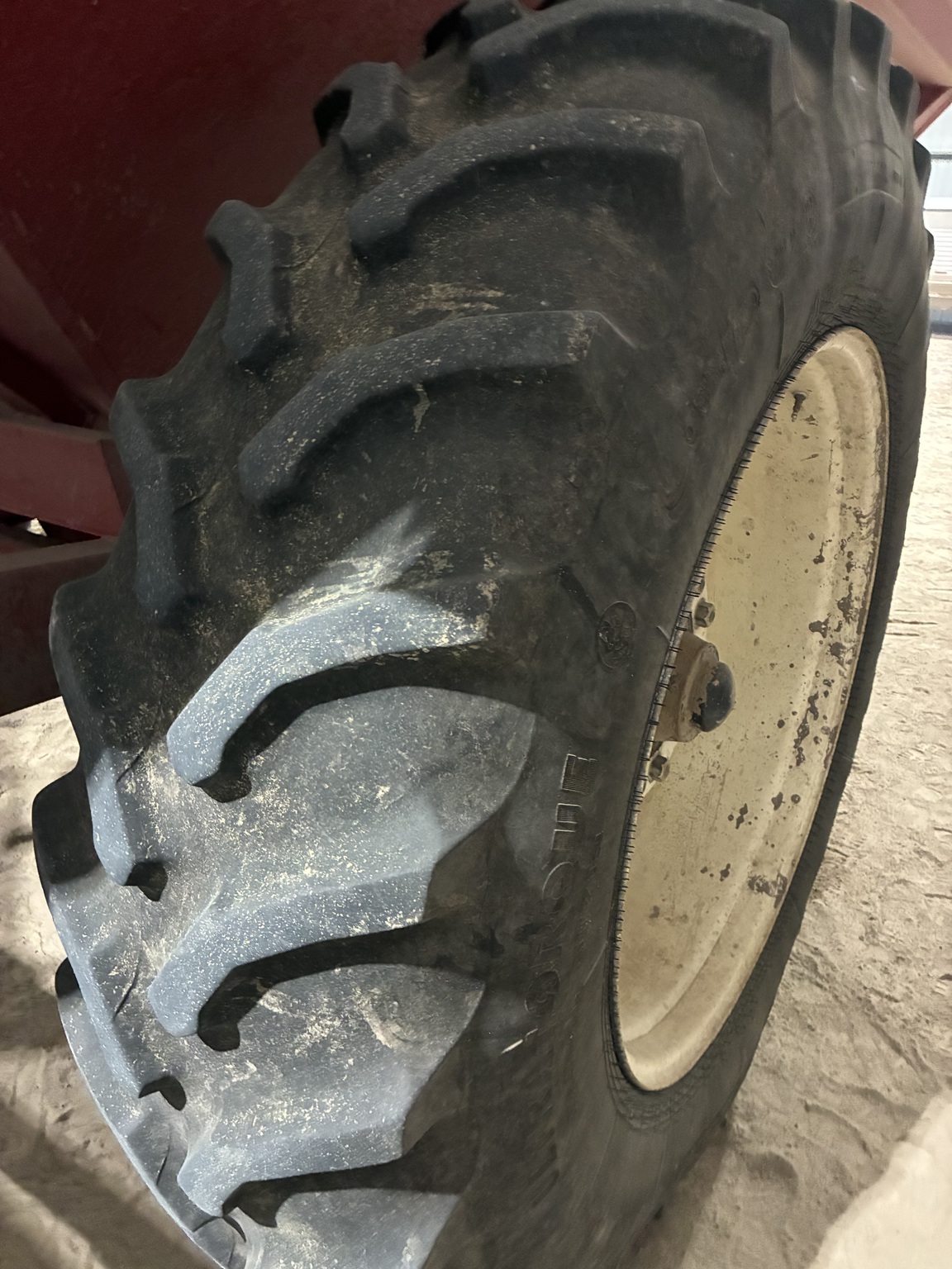  2010 J&m 750-18 at LandMark in Holdrege, NE