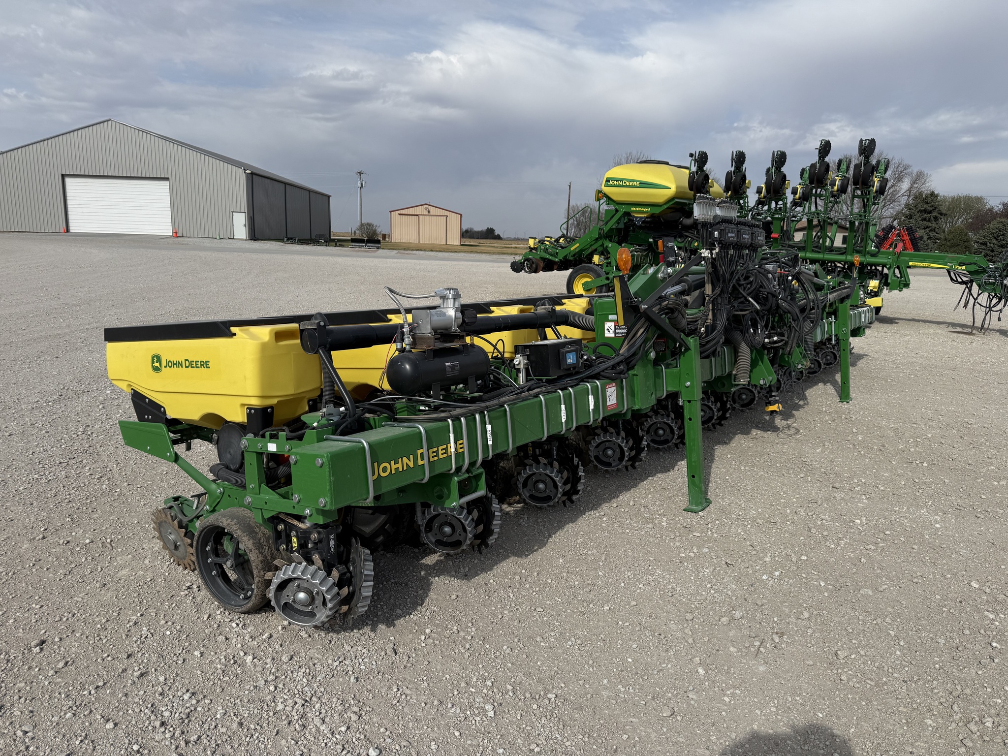 2025 John Deere 1725 at LandMark in Holdrege, NE