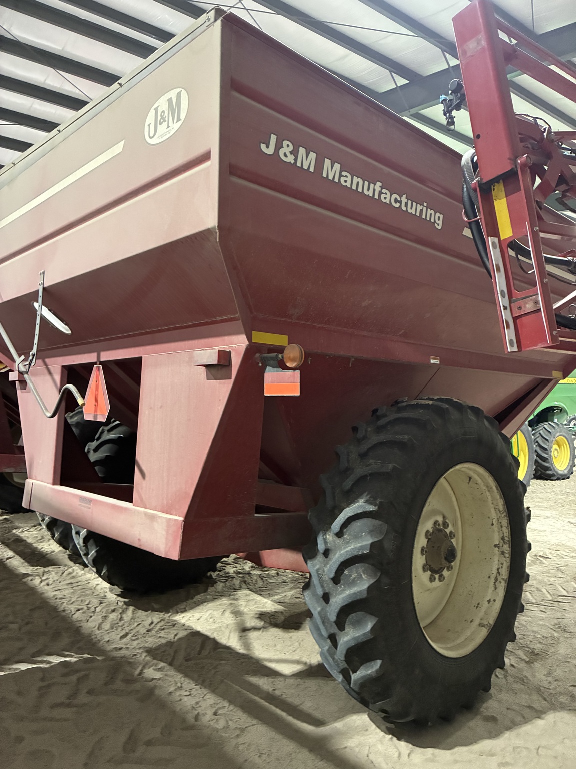  2010 J&m 750-18 at LandMark in Holdrege, NE