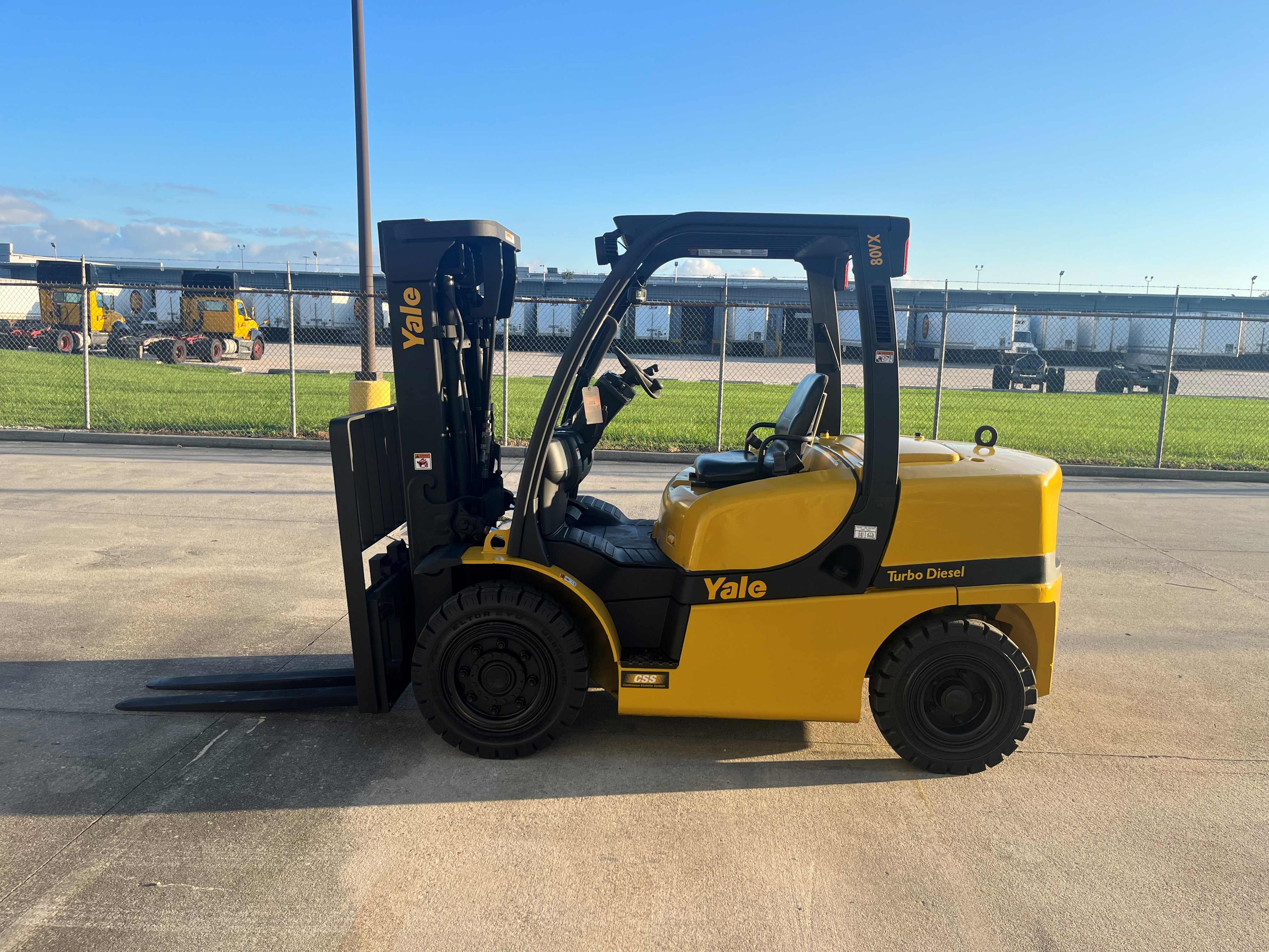 Used 2014 Yale GDP080VXNKGE086 at Briggs Equipment in New Orleans, LA