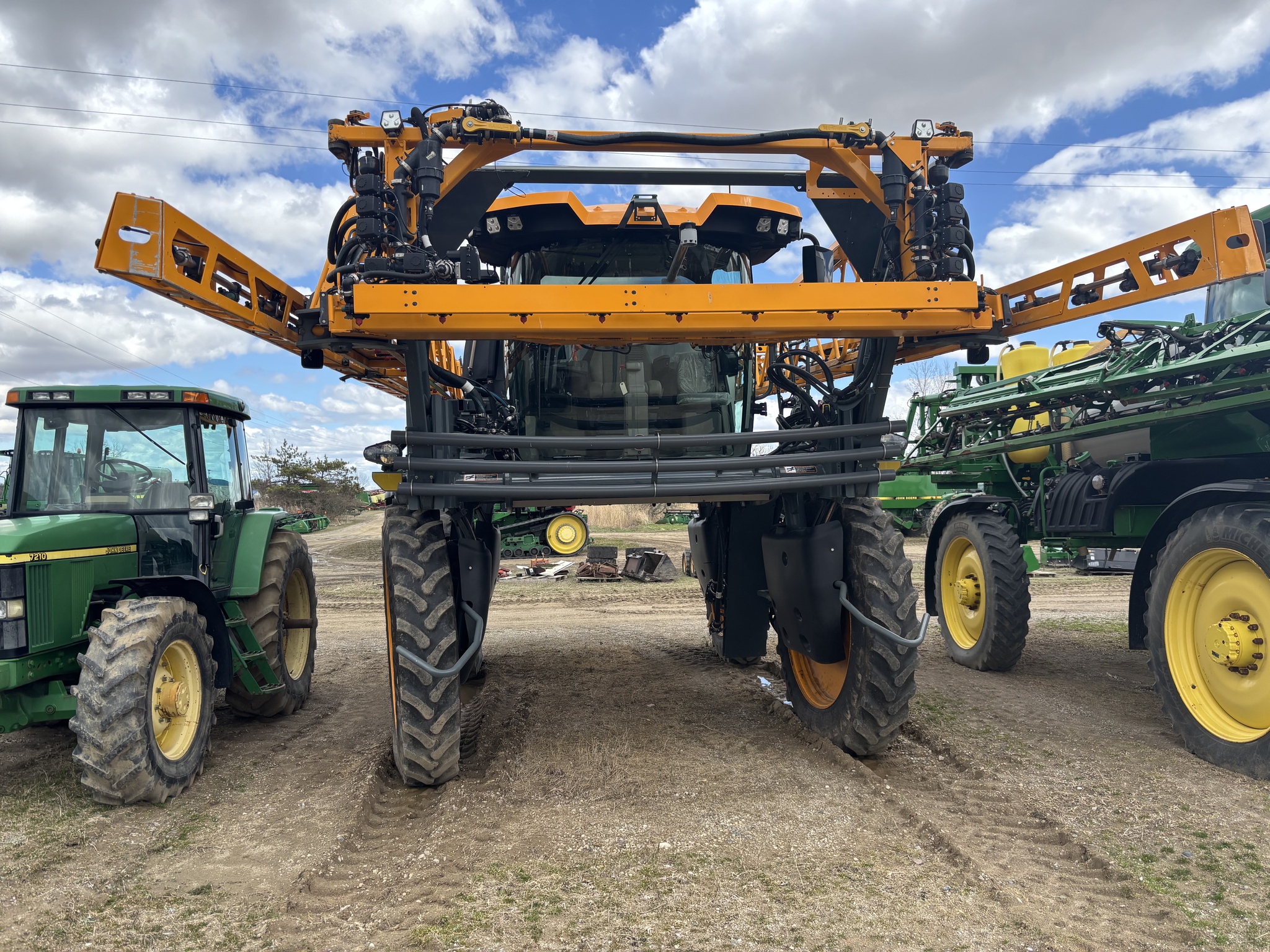 On Lot 2022 Hagie STS12 at Tri County Equipment Marlette, MI