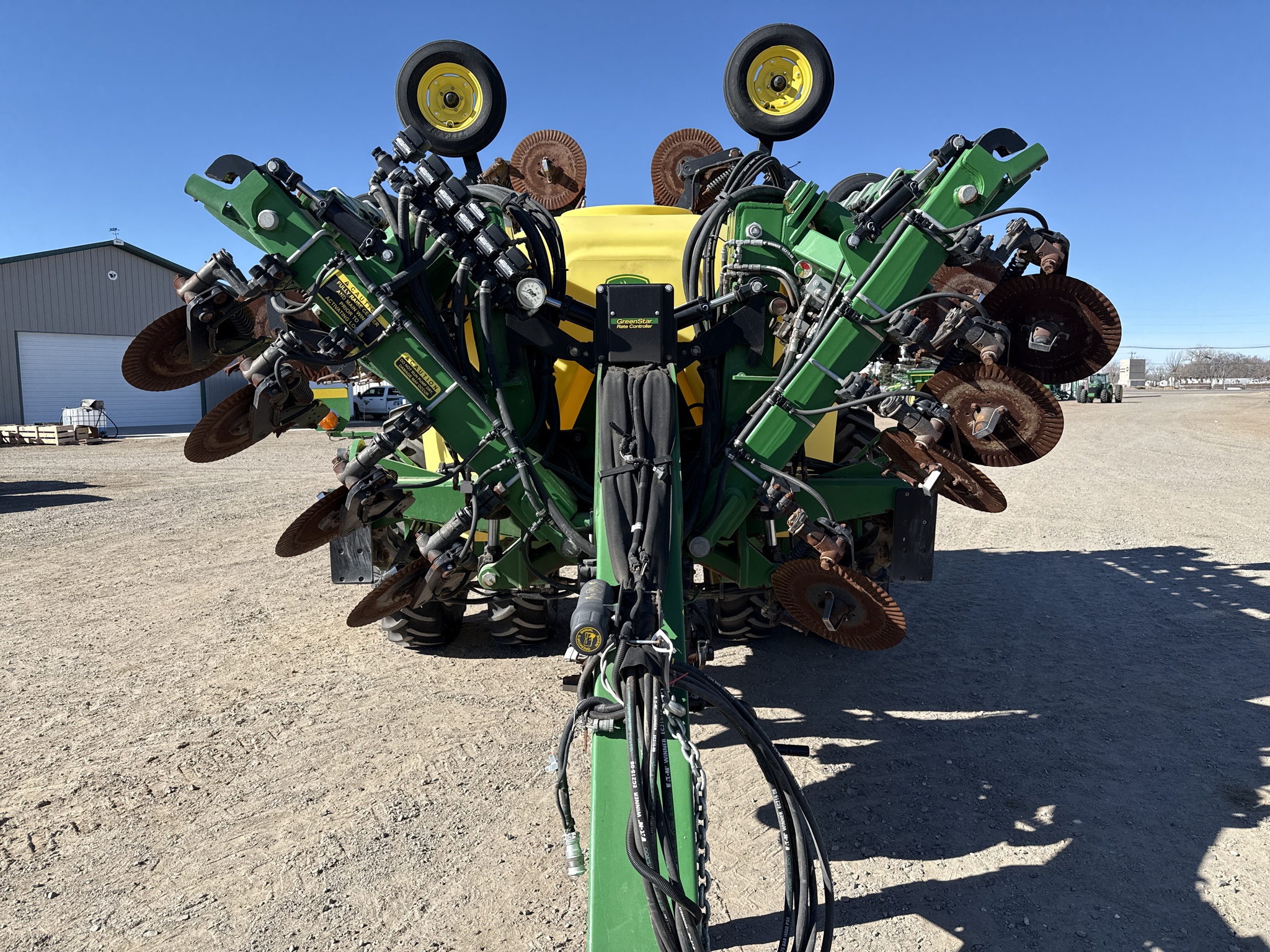  2022 John Deere 2530L at LandMark in Gothenburg, NE