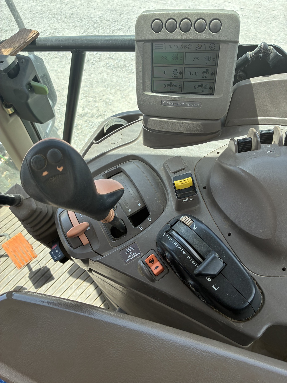  2011 John Deere 7230 Premium at LandMark in Fairfield, NE