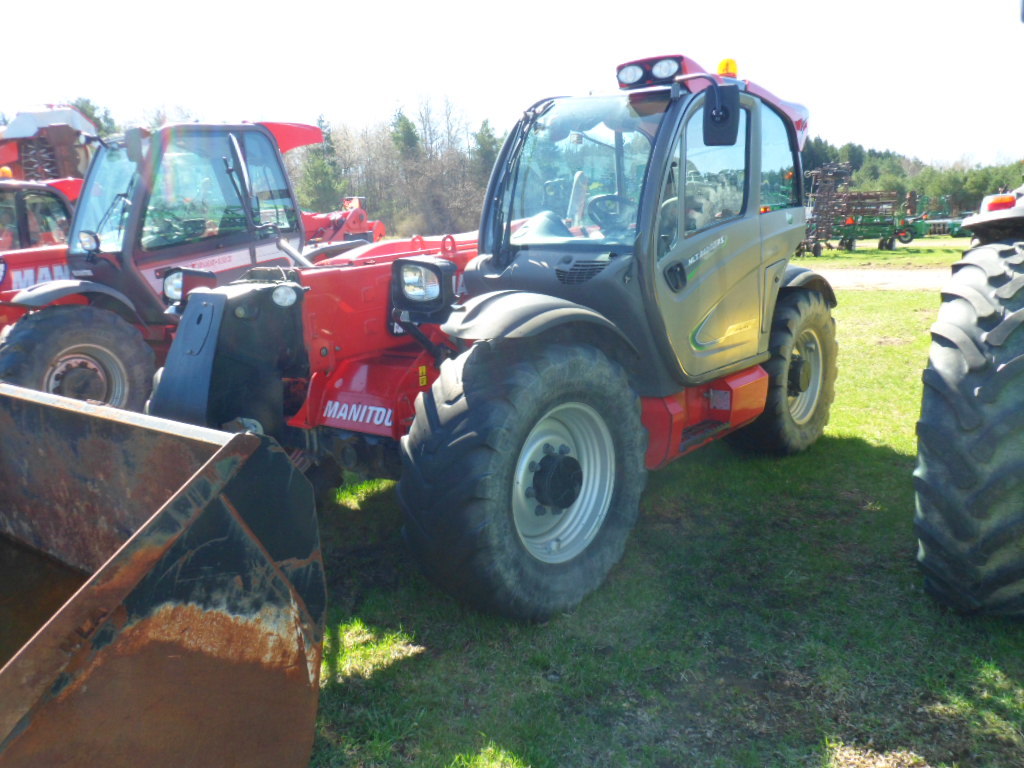 On Lot 2014 Manitou MLT840-115 at Tri County Equipment Bad Axe, MI