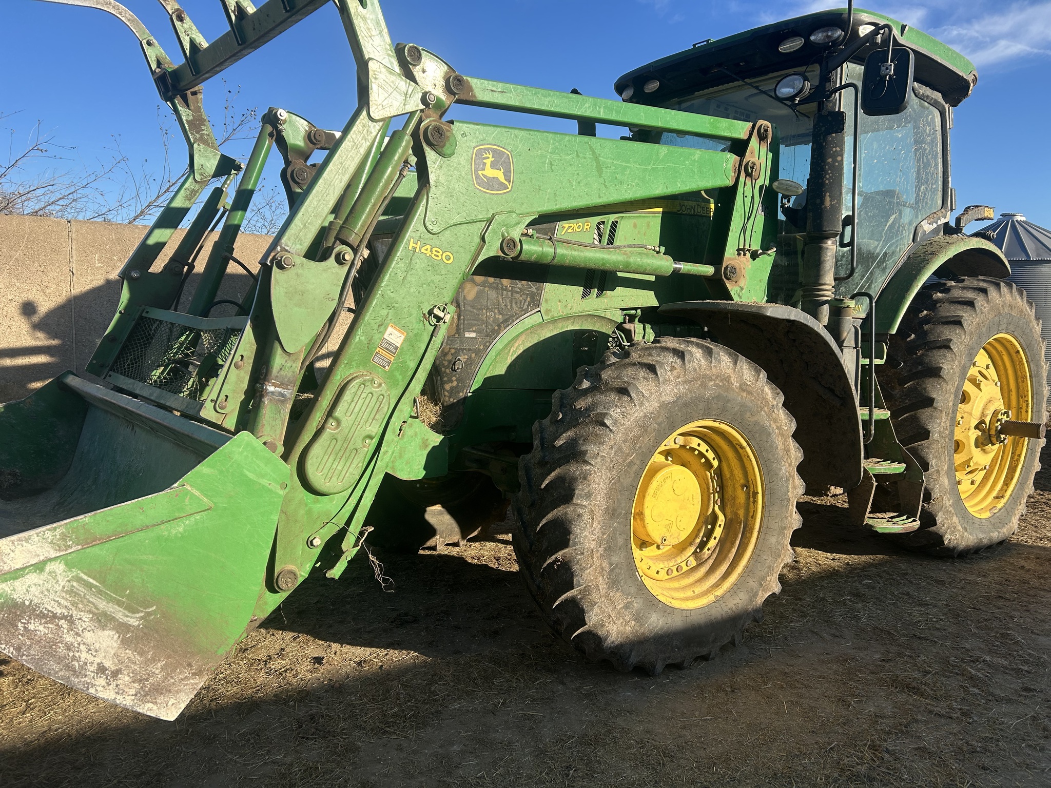  2015 John Deere 7210R at LandMark in Marysville, KS
