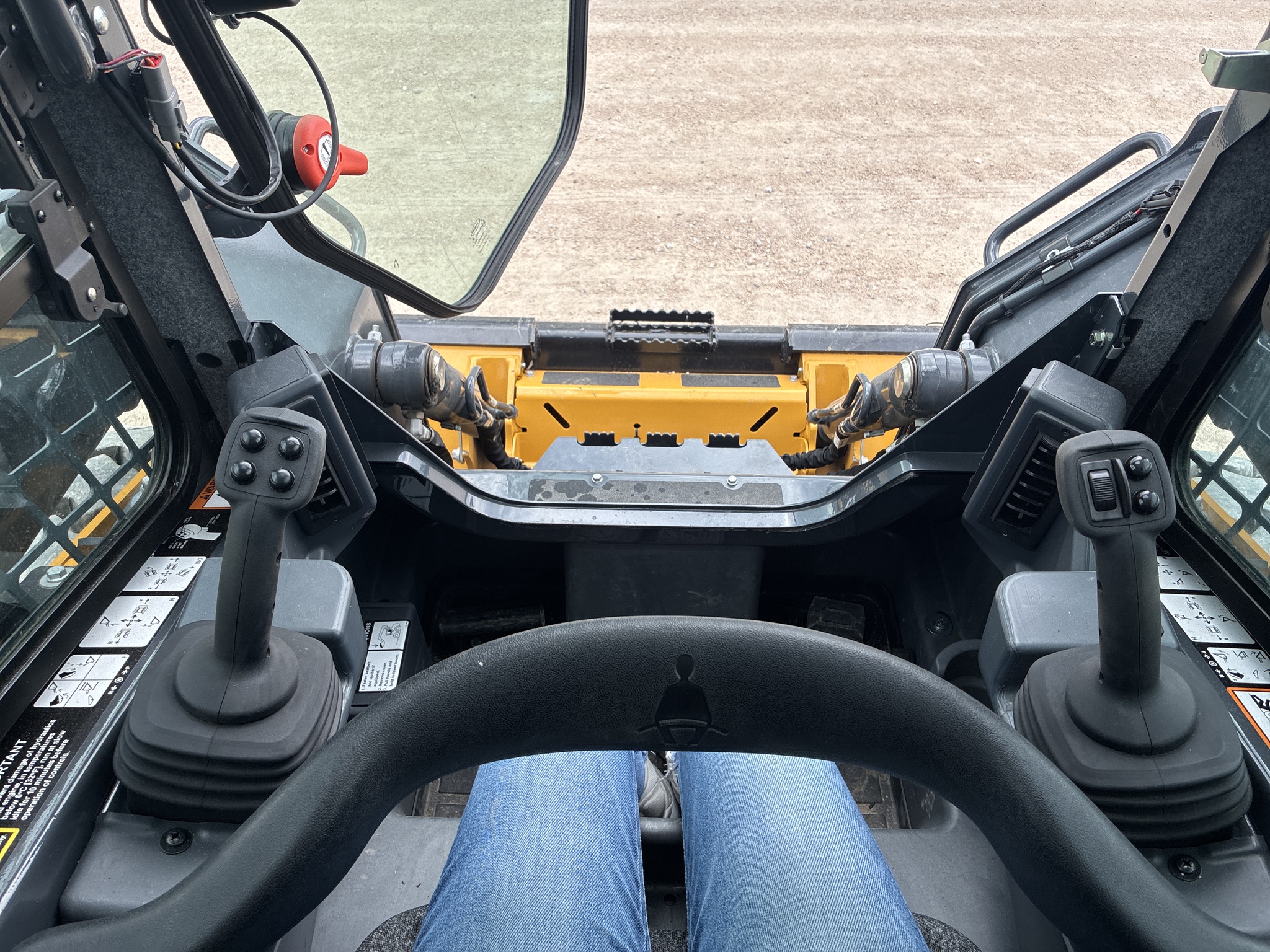 2025 John Deere 324G at LandMark in Hebron, NE