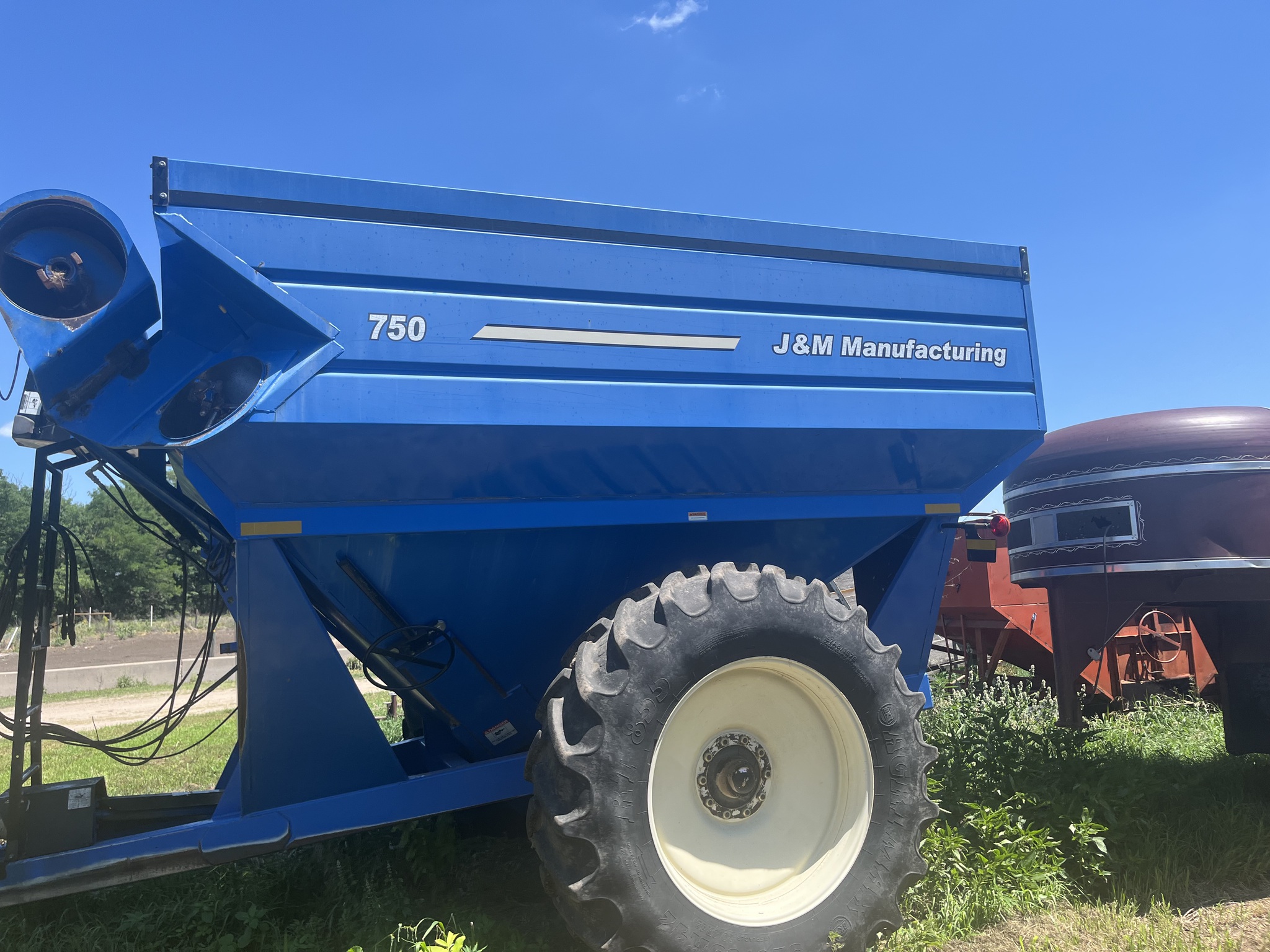  2009 J&m 750-18 at LandMark in Lexington, NE