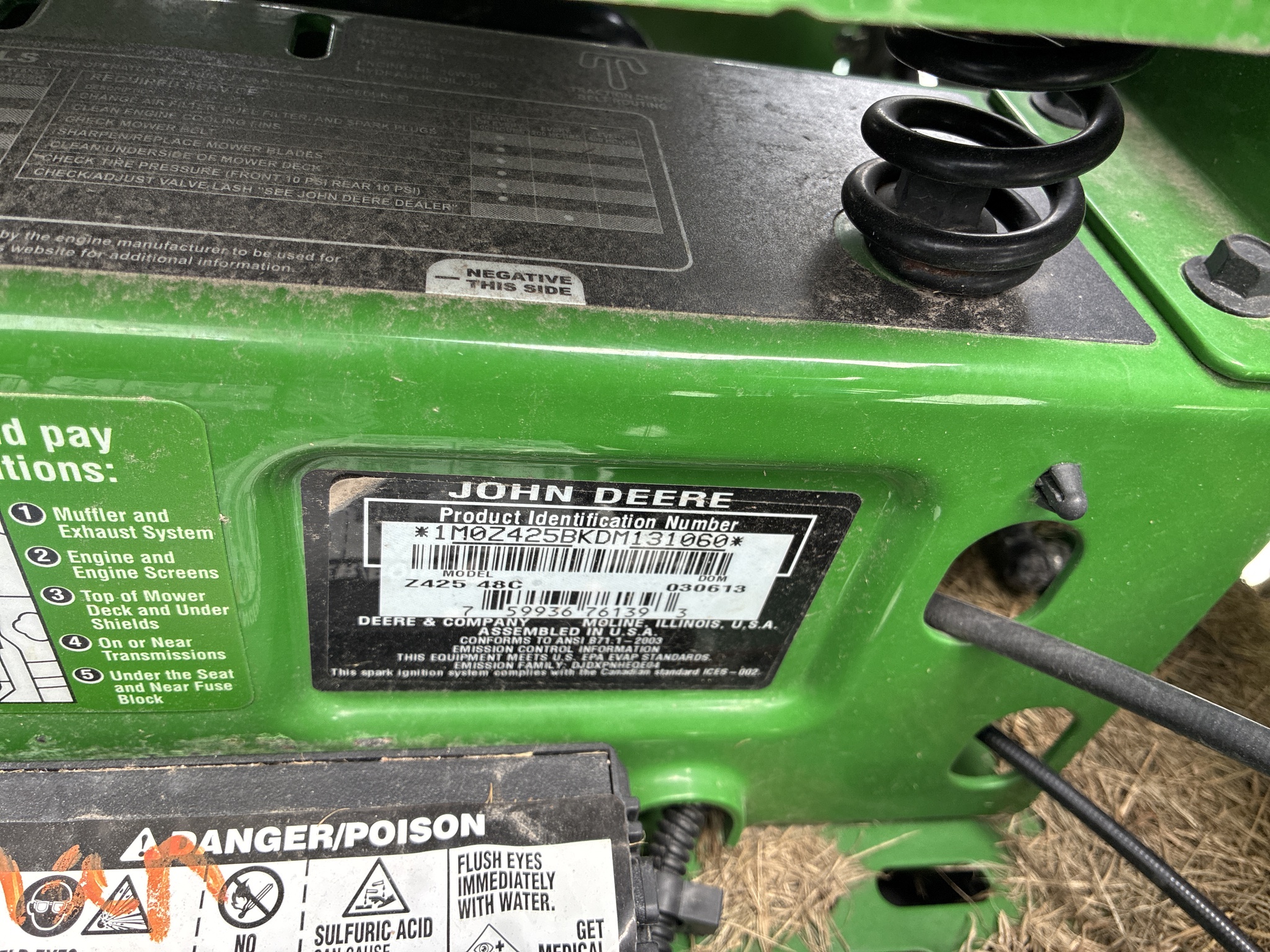  2013 John Deere Z425 at LandMark in Hastings, NE