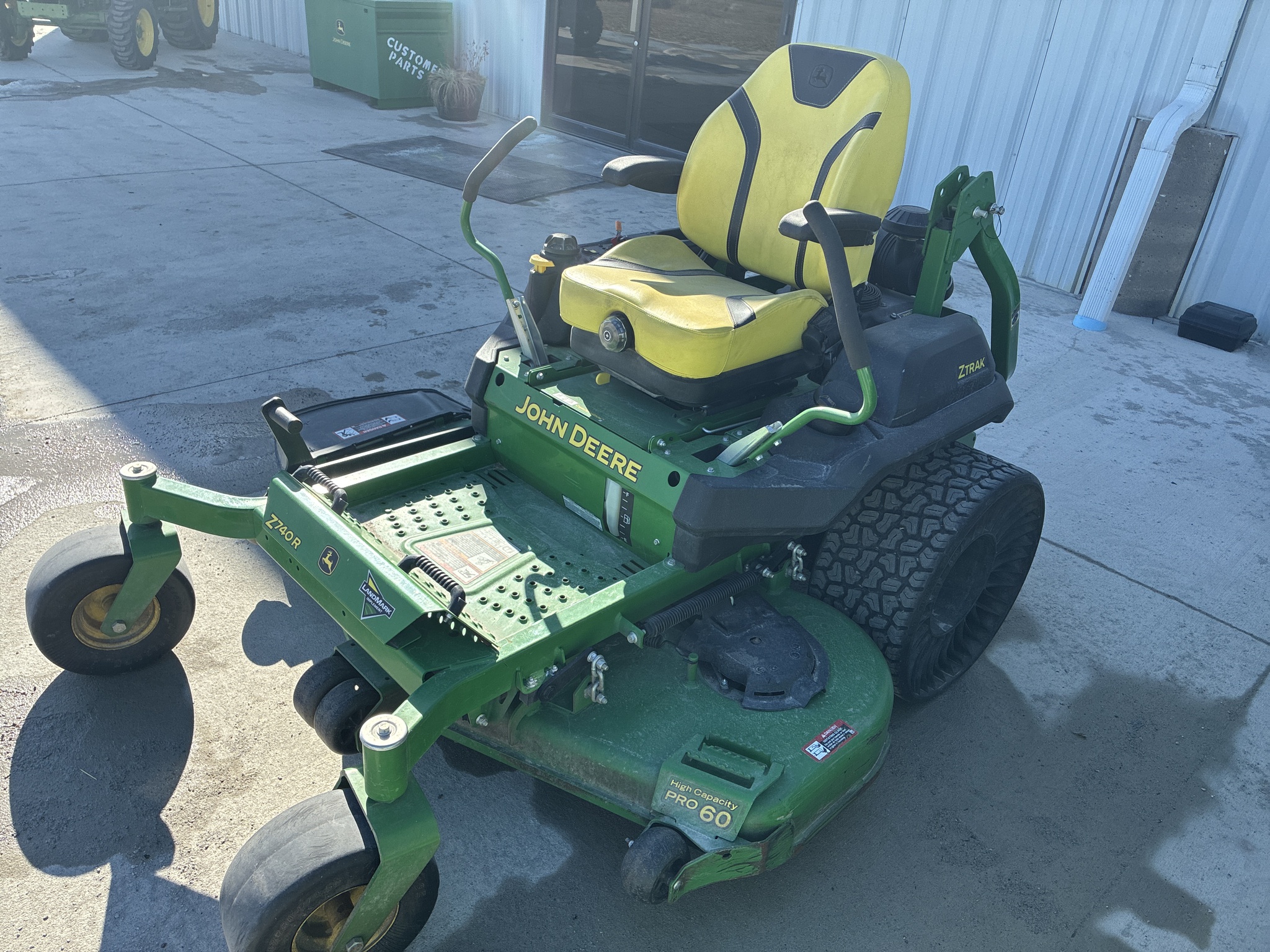  2022 John Deere Z740R at LandMark in Beatrice, NE