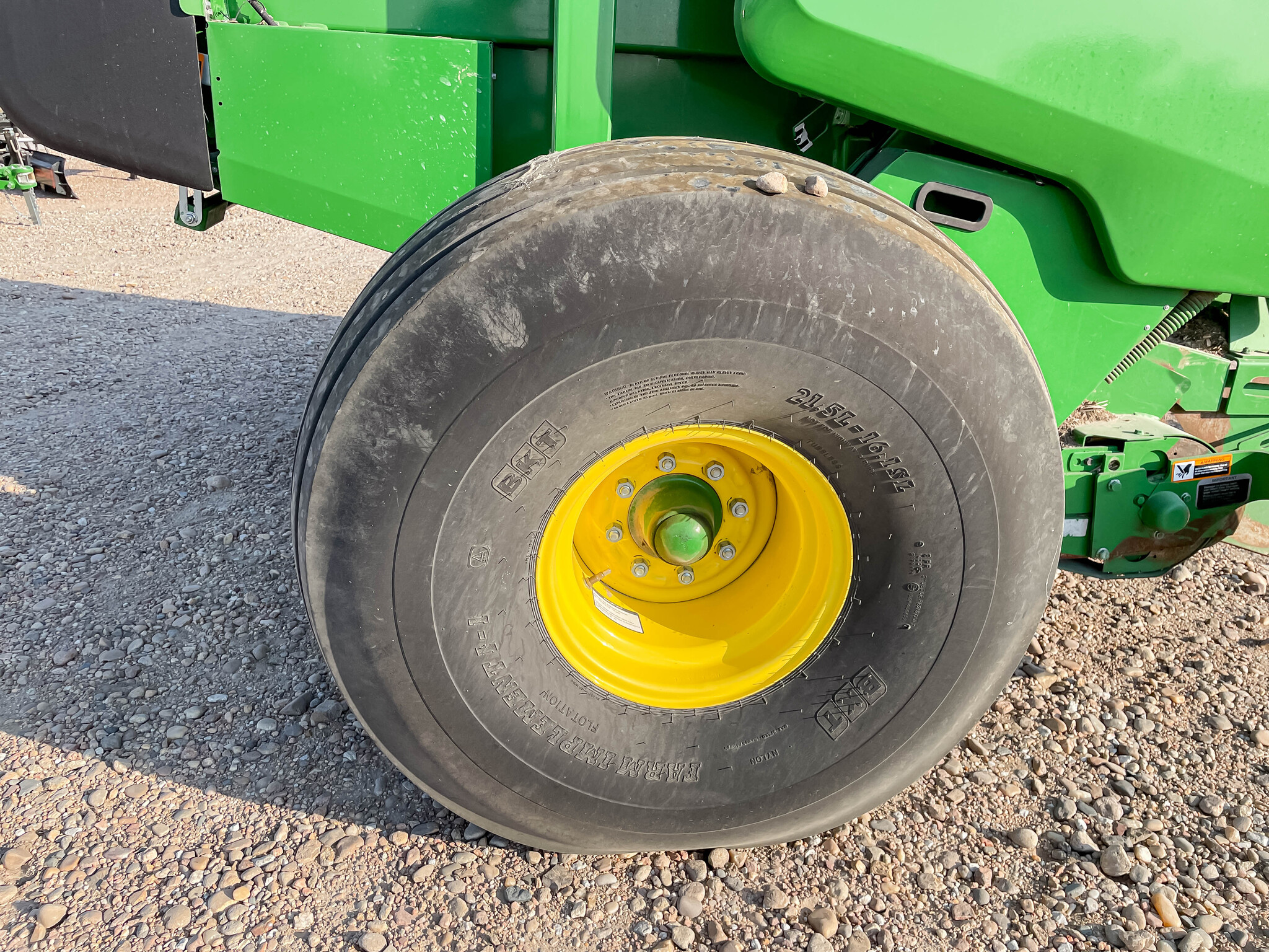  2022 John Deere 560R at LandMark in Minden, NE