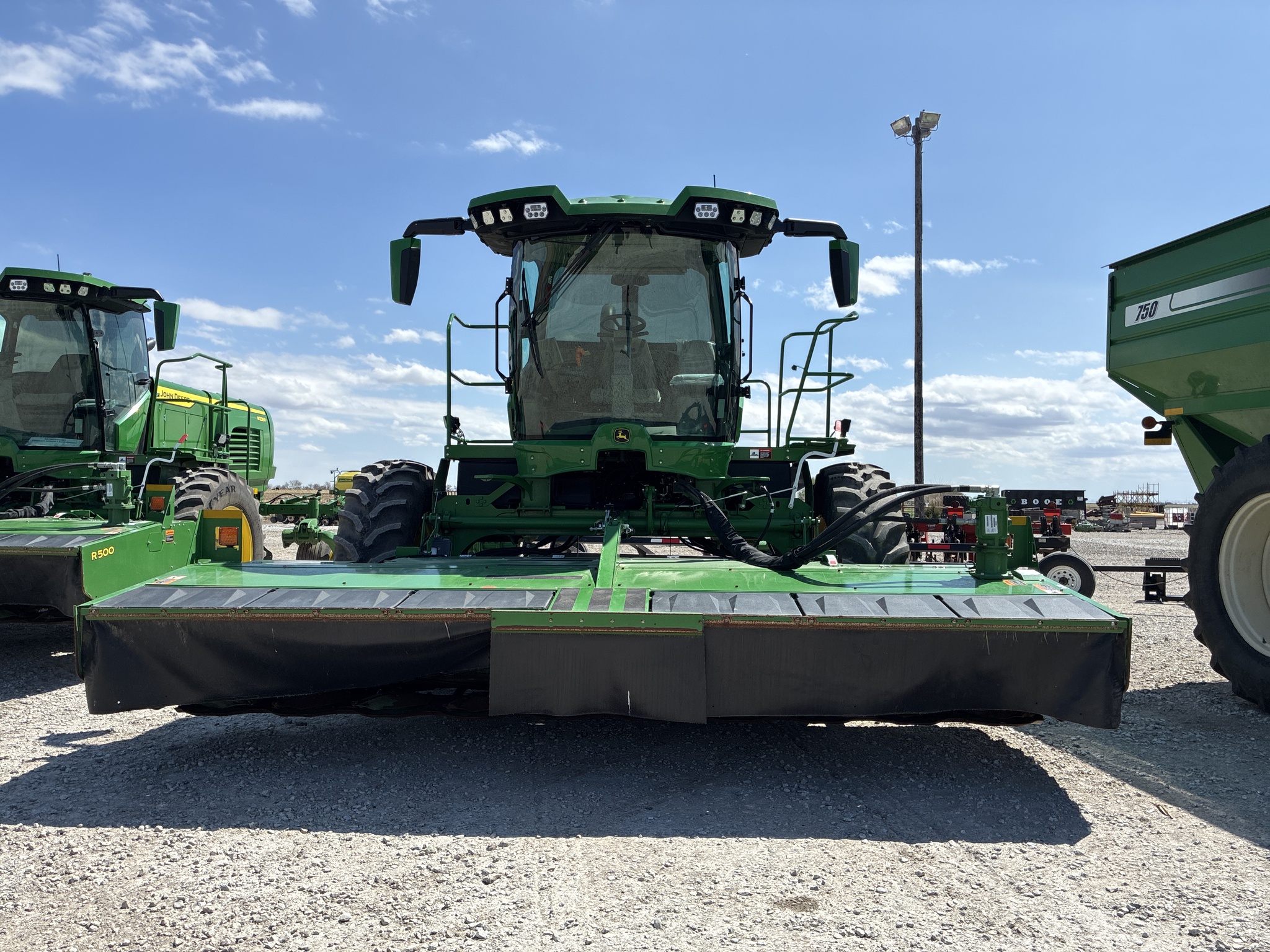  2024 John Deere W235R at LandMark in Fairfield, NE