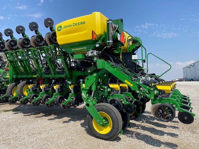  2025 John Deere 1795 at LandMark in Beatrice, NE
