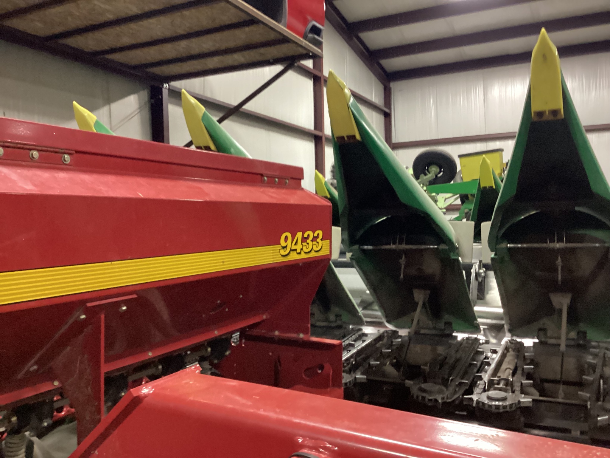  2008 Sunflower 9433-40 at LandMark in Minden, NE