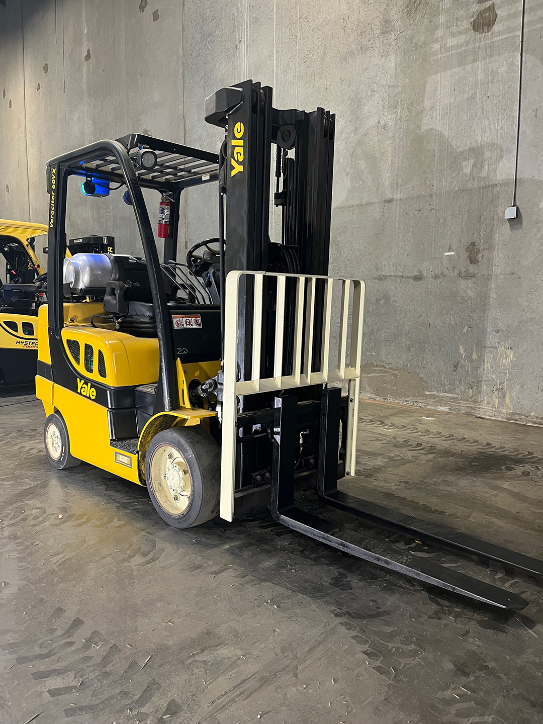 Used 2015 Yale GLC060VXNDAE088 at Briggs Equipment in Dallas, TX