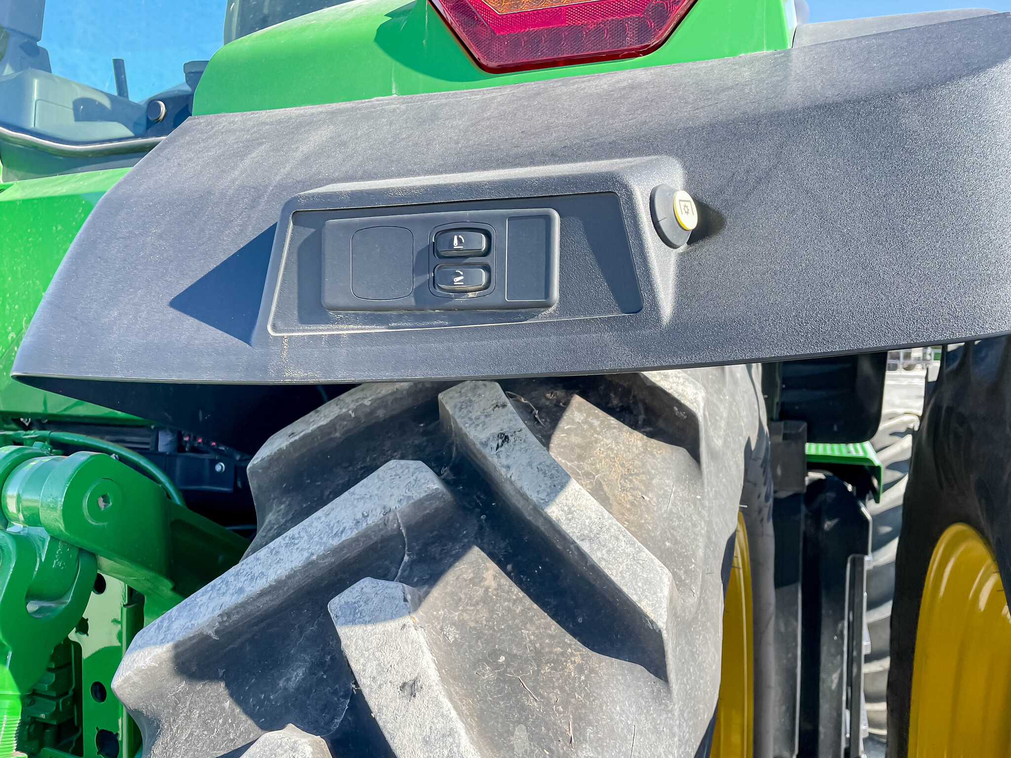  2023 John Deere 8R 370 at LandMark in Hebron, NE