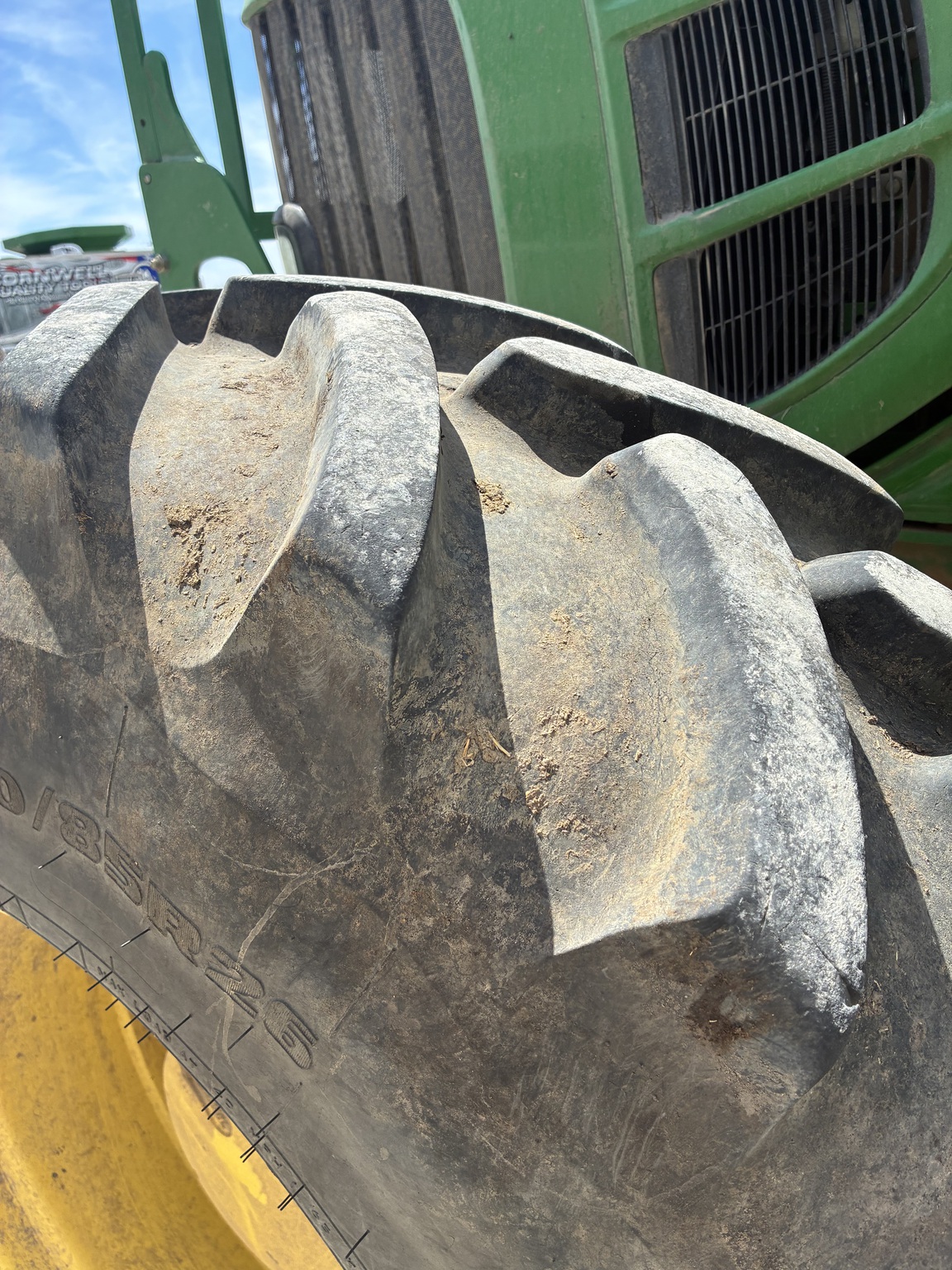  2011 John Deere 7230 Premium at LandMark in Fairfield, NE
