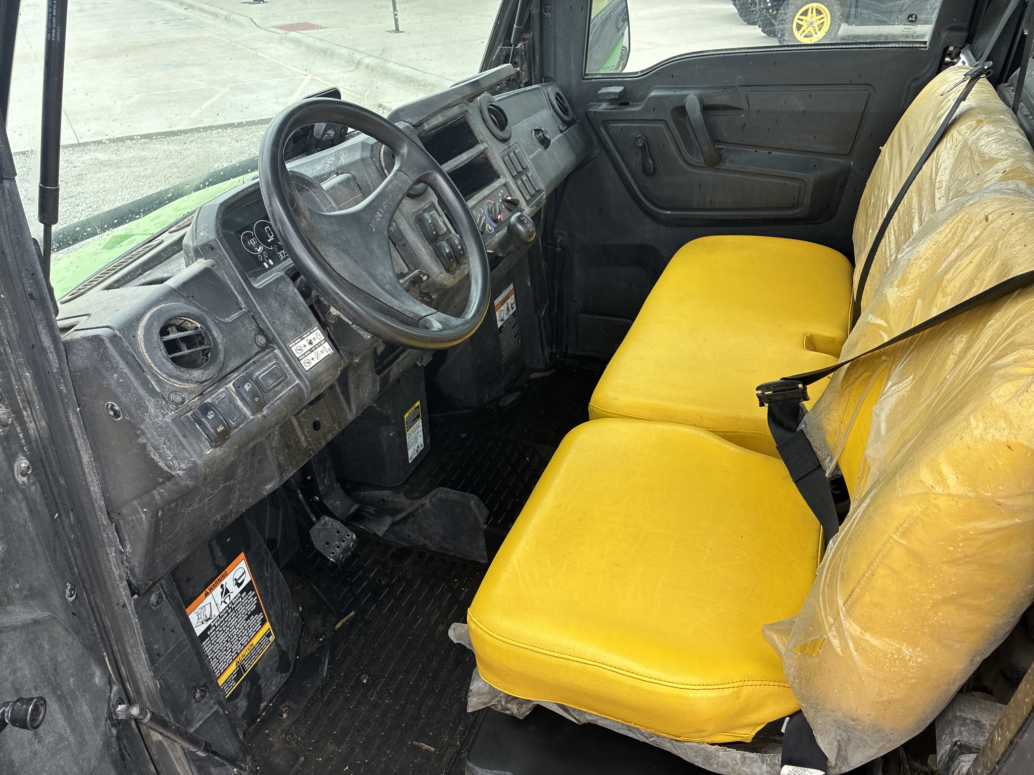  2022 John Deere XUV835M HVAC Cab at LandMark in Hebron, NE