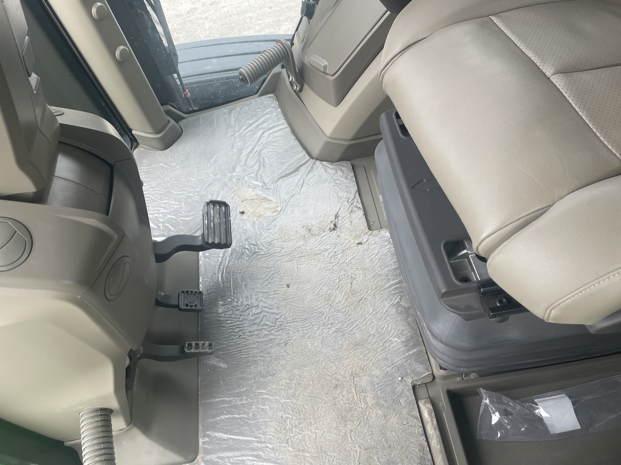  2025 John Deere 410R at LandMark in Marysville, KS