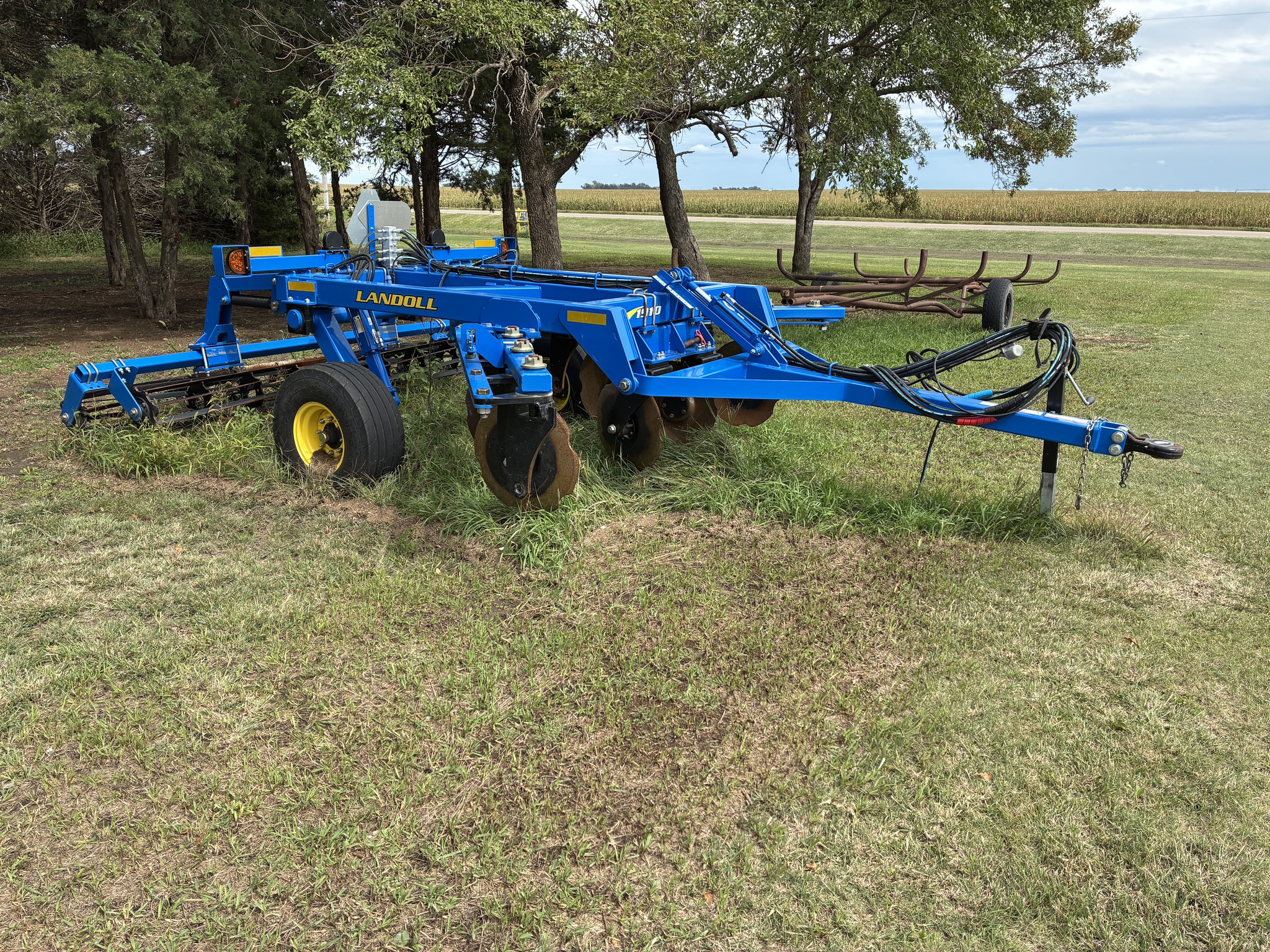  2022 Landoll 1910-11 Pivot Track Closer at LandMark in Minden, NE