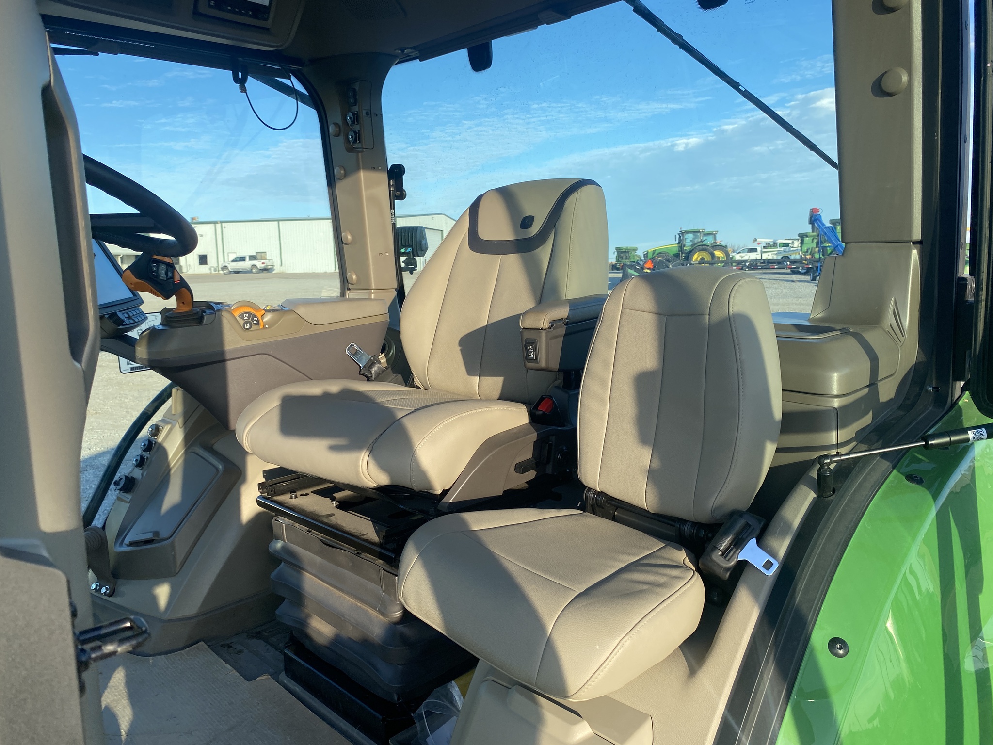  2023 John Deere 8RX 370 at LandMark in Hebron, NE