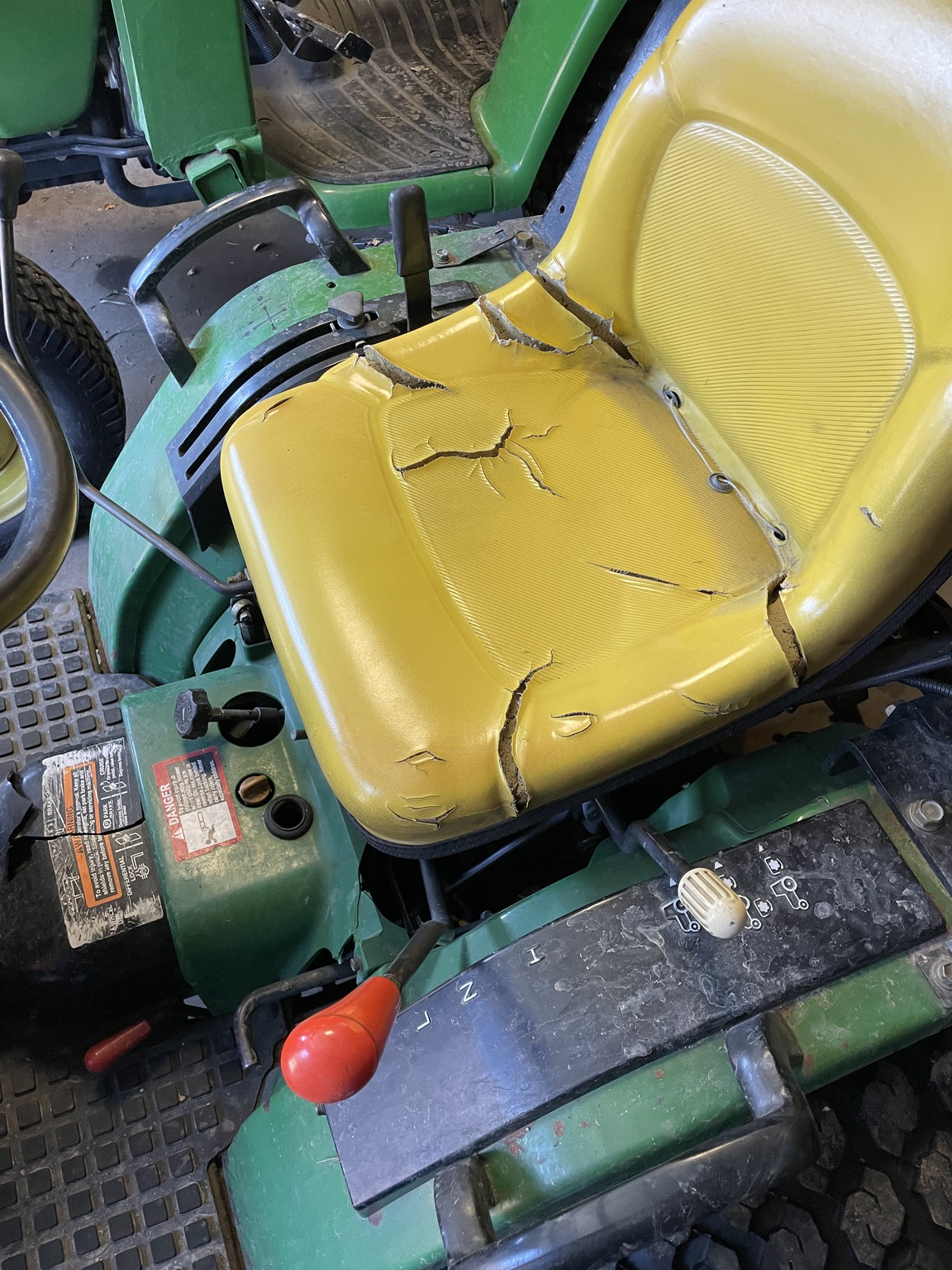  1998 John Deere 4100 at LandMark in Beatrice, NE