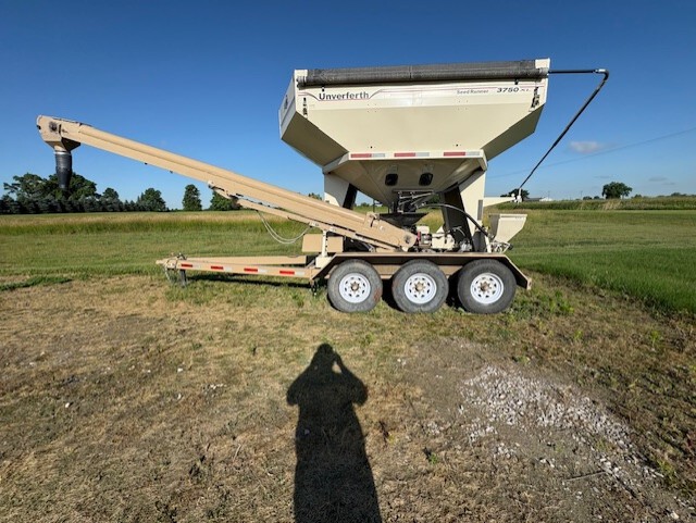 On Lot  Unverferth 3750XL at Tri County Equipment Caro, MI