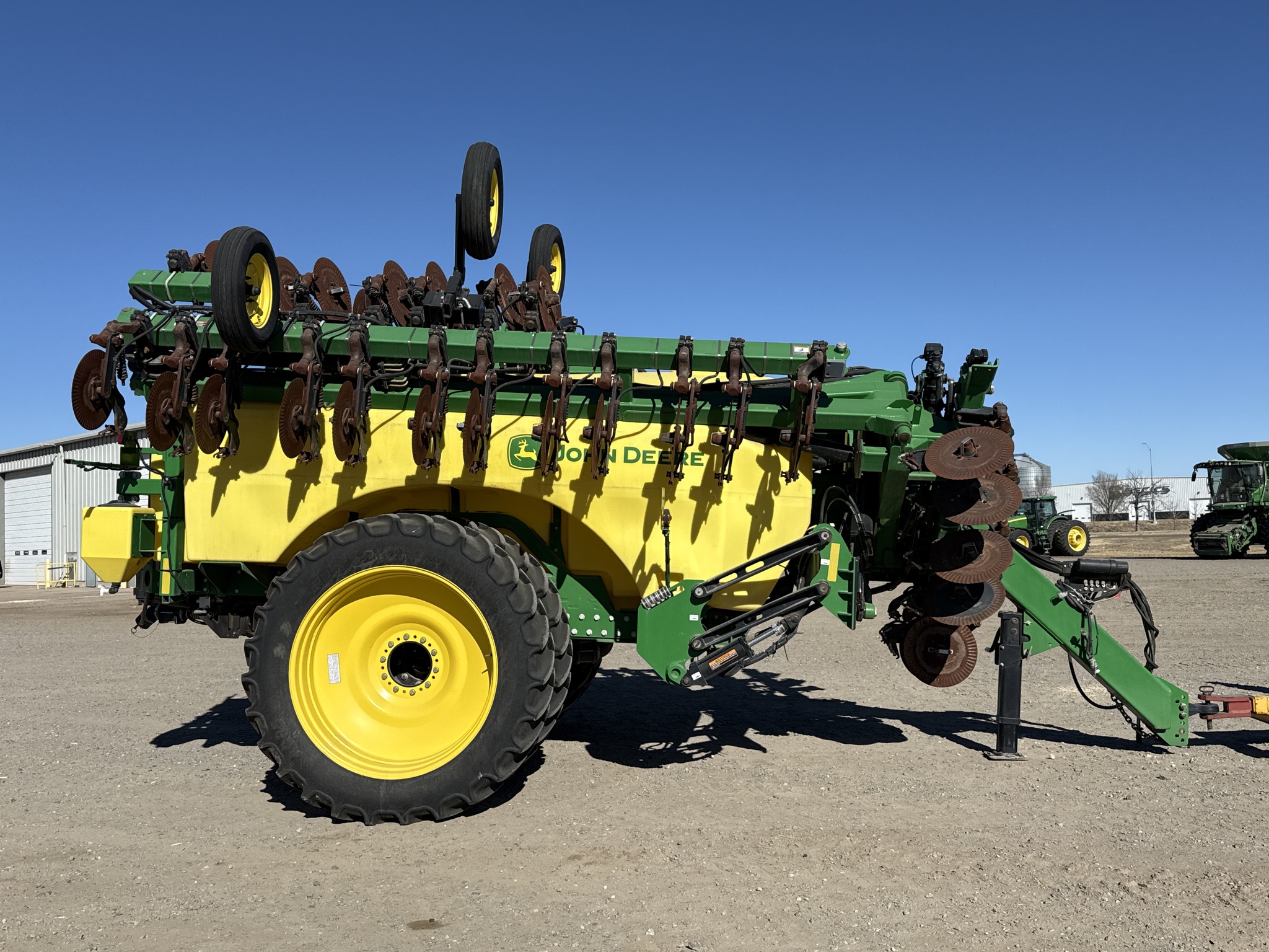  2022 John Deere 2530L at LandMark in Gothenburg, NE