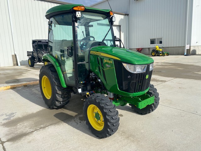 2024 John Deere 3033R at LandMark in Beatrice, NE