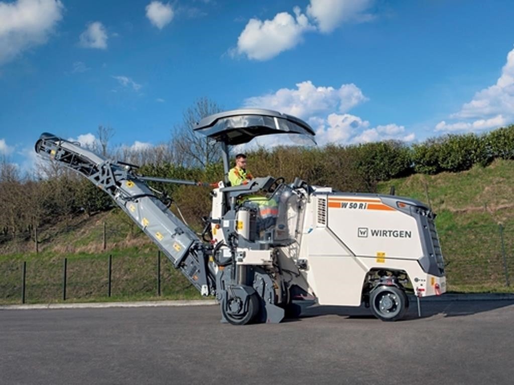 NZG Wirtgen W250i asphalt-milling 路面切削機 sddefault.jpg