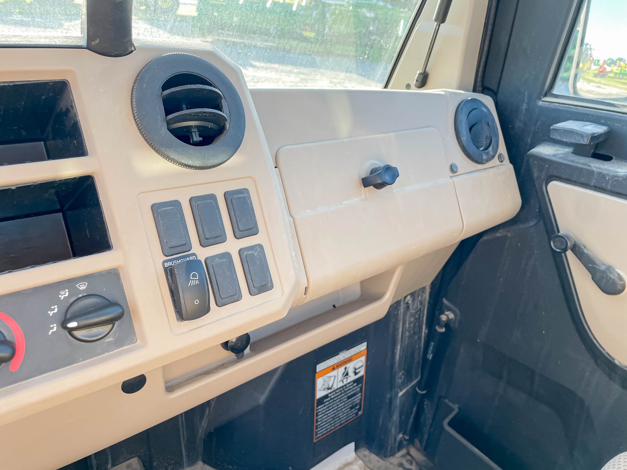  2021 John Deere XUV 835R at LandMark in Hastings, NE