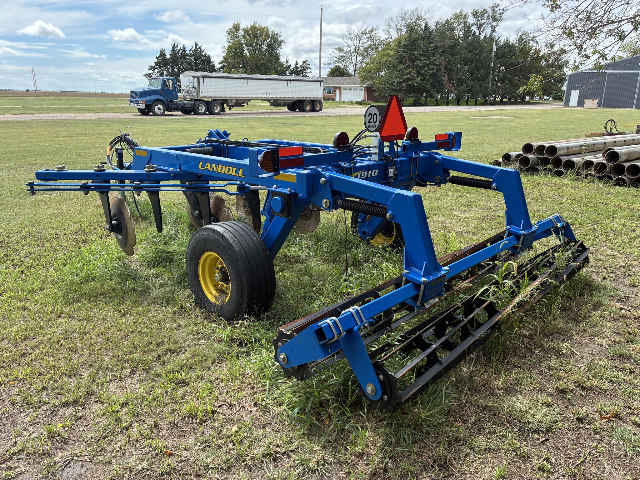  2022 Landoll 1910-11 Pivot Track Closer at LandMark in Minden, NE