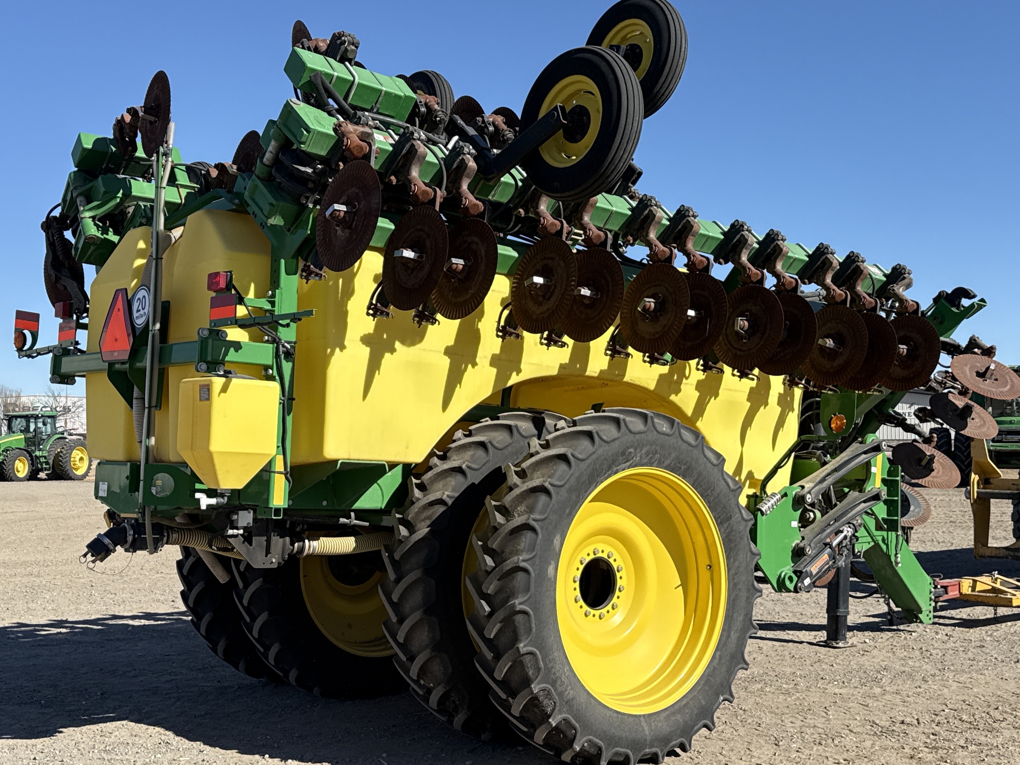  2022 John Deere 2530L at LandMark in Gothenburg, NE