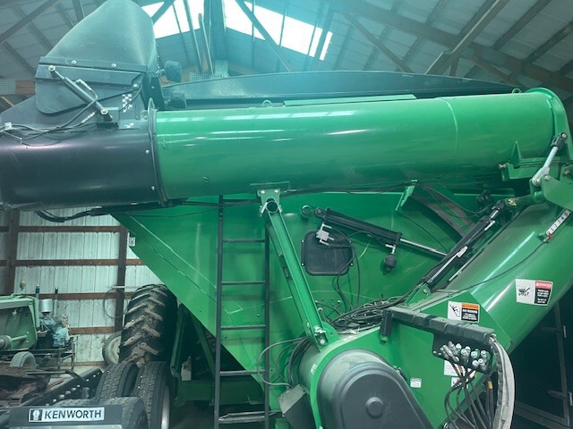  2016 UNVERFERTH 1196 at LandMark in Kearney, NE