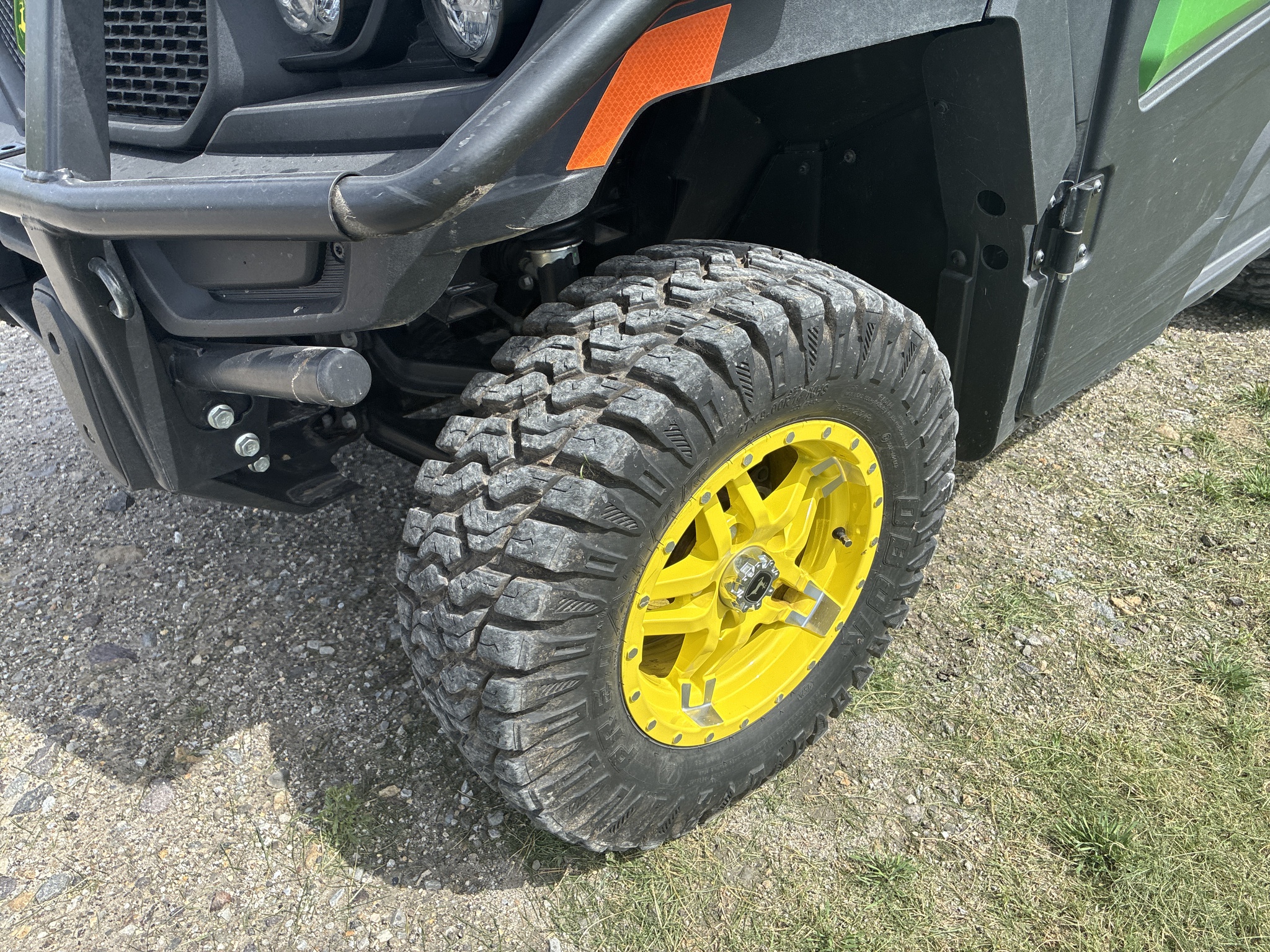  2025 John Deere XUV 845M at LandMark in Marysville, KS